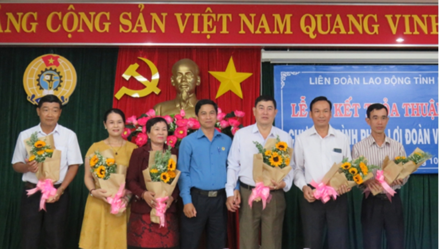 Hợp tác với 6 doanh nghiệp về chương trình "Phúc lợi cho đoàn viên CĐ" hop tac voi 6 doanh nghiep ve chuong trinh phuc loi cho doan vien cd