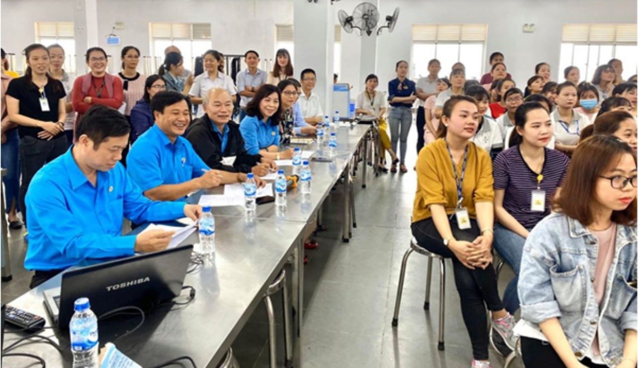 hoi thi tuyen truyen ket hop luyen tay nghe cho cong nhan lao dong