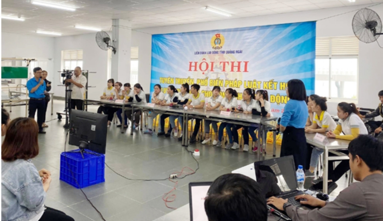 hoi thi tuyen truyen ket hop luyen tay nghe cho cong nhan lao dong