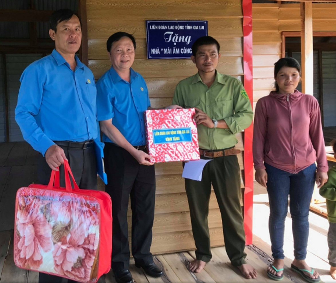 hon 12 ti dong cham lo nha o cho doan vien va nguoi lao dong ngheo nam 2019