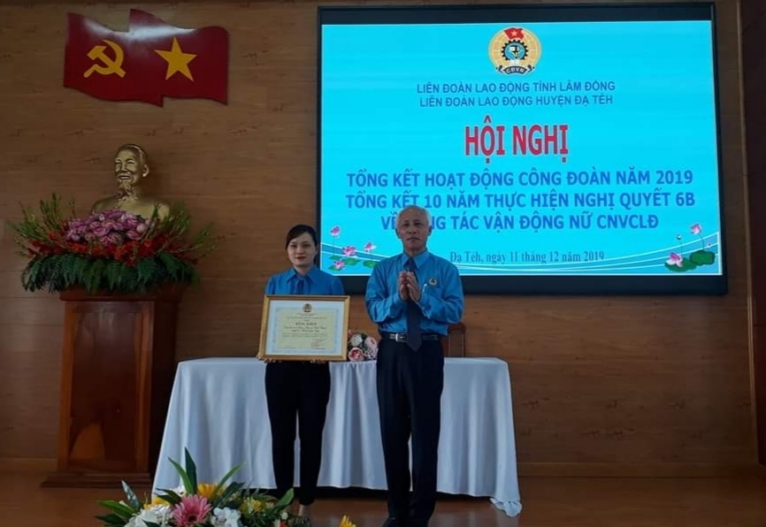 Triển khai thực hiện đạt và vượt kế hoạch chỉ tiêu do Liên đoàn Lao động tỉnh giao. trien khai thuc hien dat va vuot ke hoach chi tieu do lien doan lao dong tinh giao