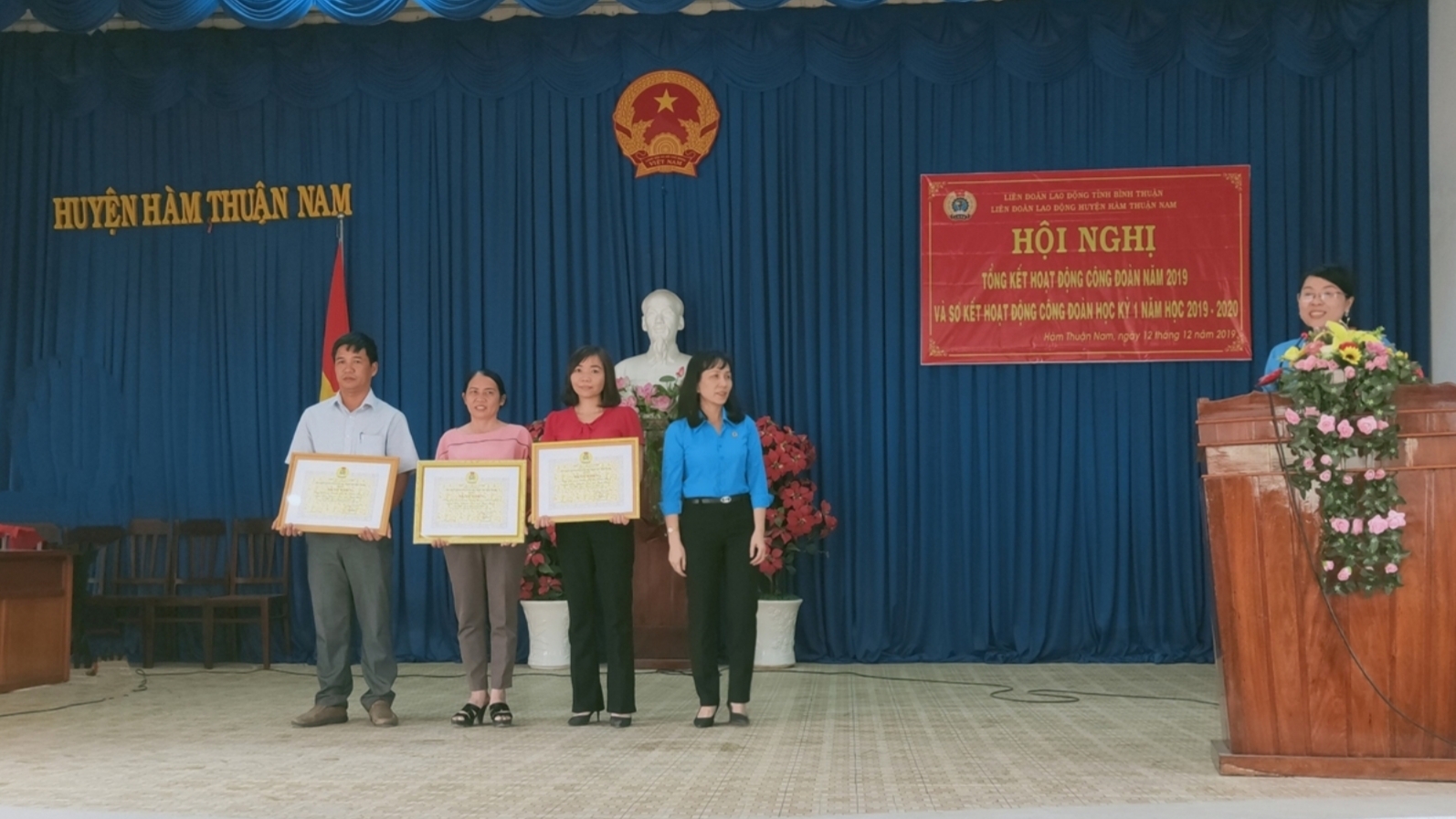 Kết nạp mới được 103/20 đoàn viên, đạt tỷ lệ trên 500% ket nap moi duoc 10320 doan vien dat ty le tren 500