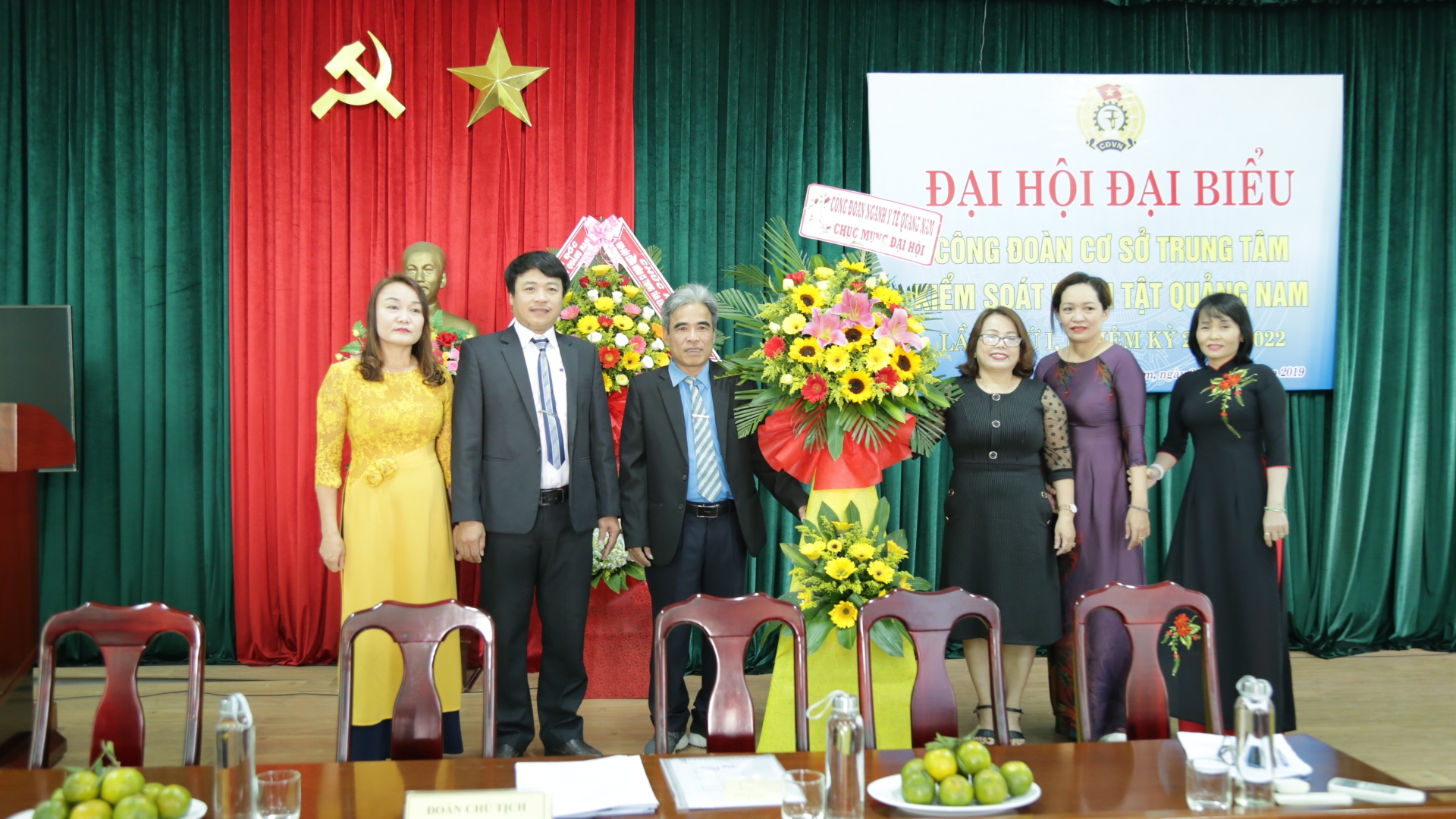 Đoàn kết, thi đua nâng cao uy tín của đơn vị và vị thế của tổ chức Công đoàn. doan ket thi dua nang cao uy tin cua don vi va vi the cua to chuc cong doan