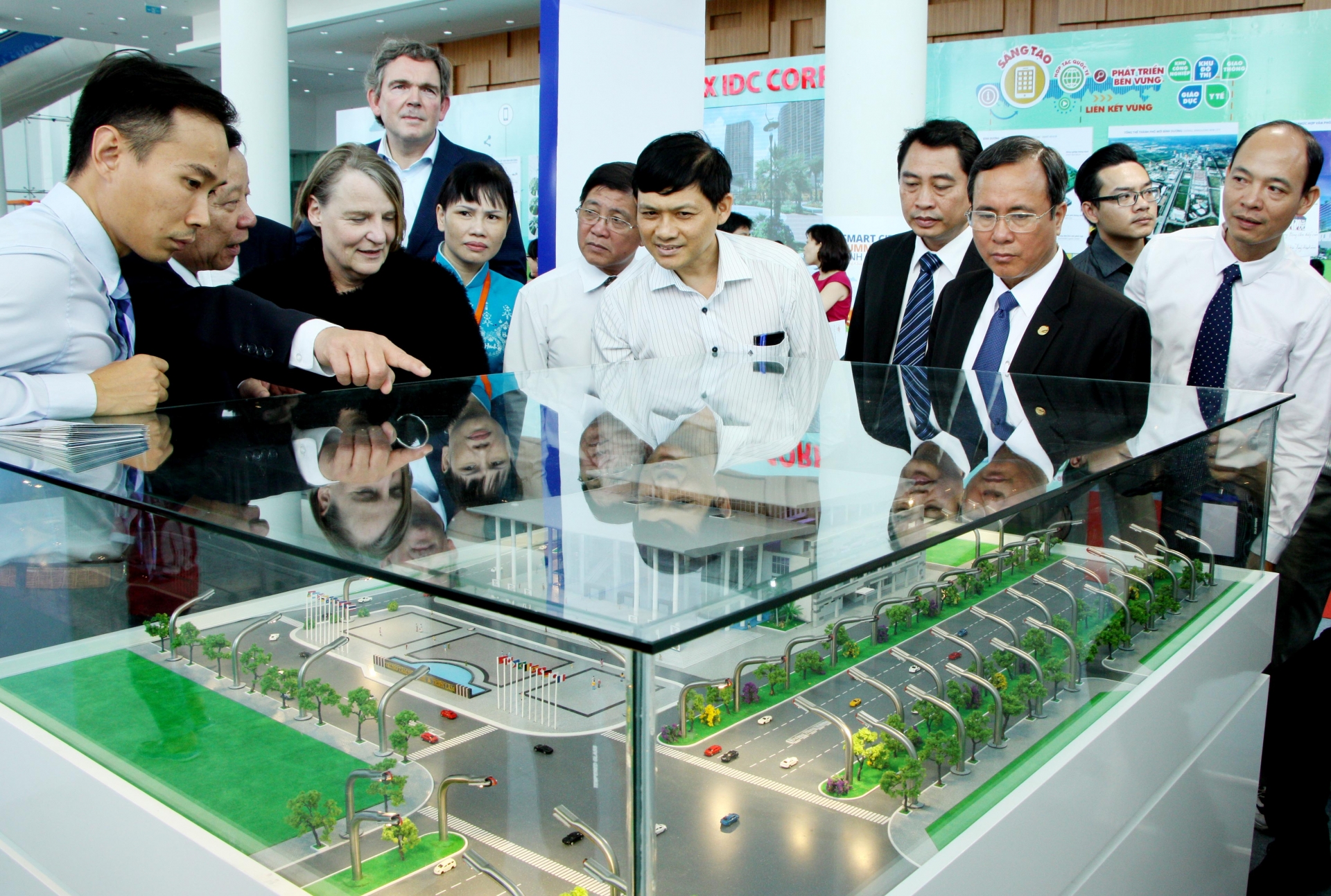 Cuối tháng 3/2021, Bình Dương khai trương Trung tâm Triển lãm quốc tế Thành phố mới Bình Dương (WTC EXP) Cuối tháng 3/2021, Bình Dương khai trương Trung tâm Triển lãm quốc tế Thành phố mới Bình Dương (WTC EXP)