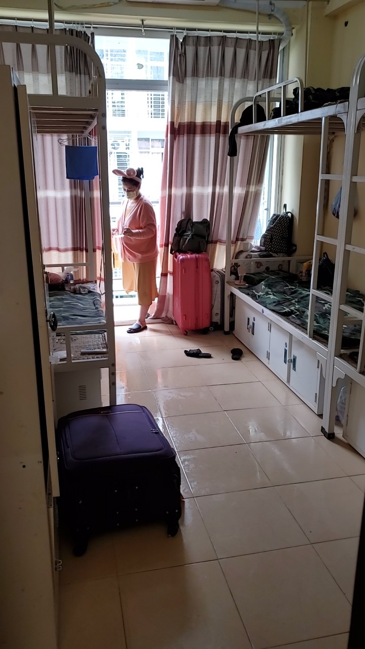 "Bí mật" bên trong khu "nghỉ dưỡng" của các công dân đi cách ly bi mat ben trong khu nghi duong cua cac cong dan di cach ly