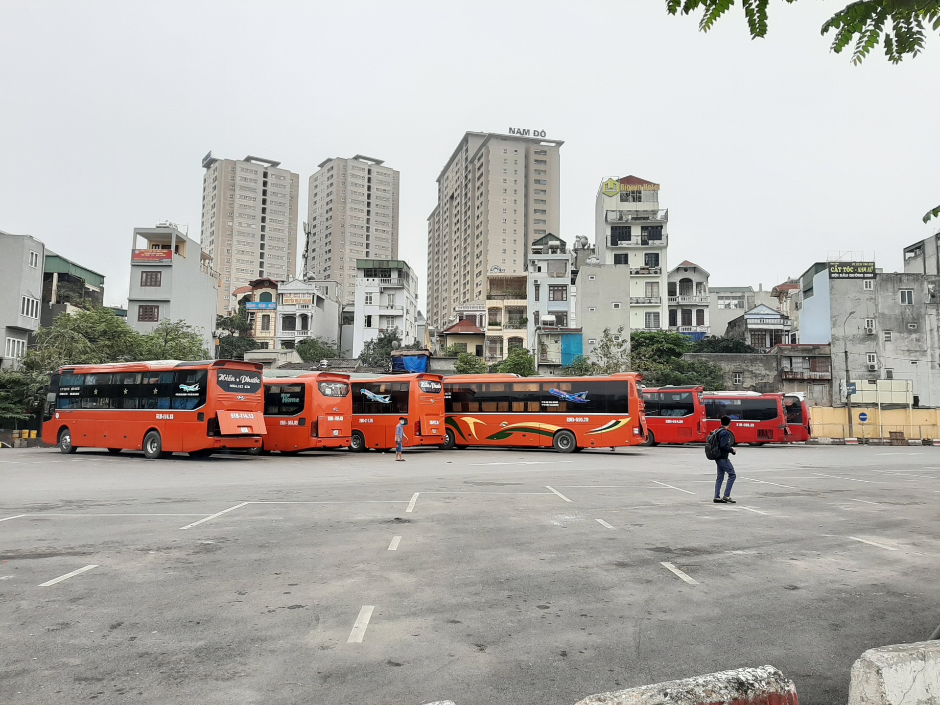 toan xa hoi thuc hien cach ly nhung xe du vuot rao don khach