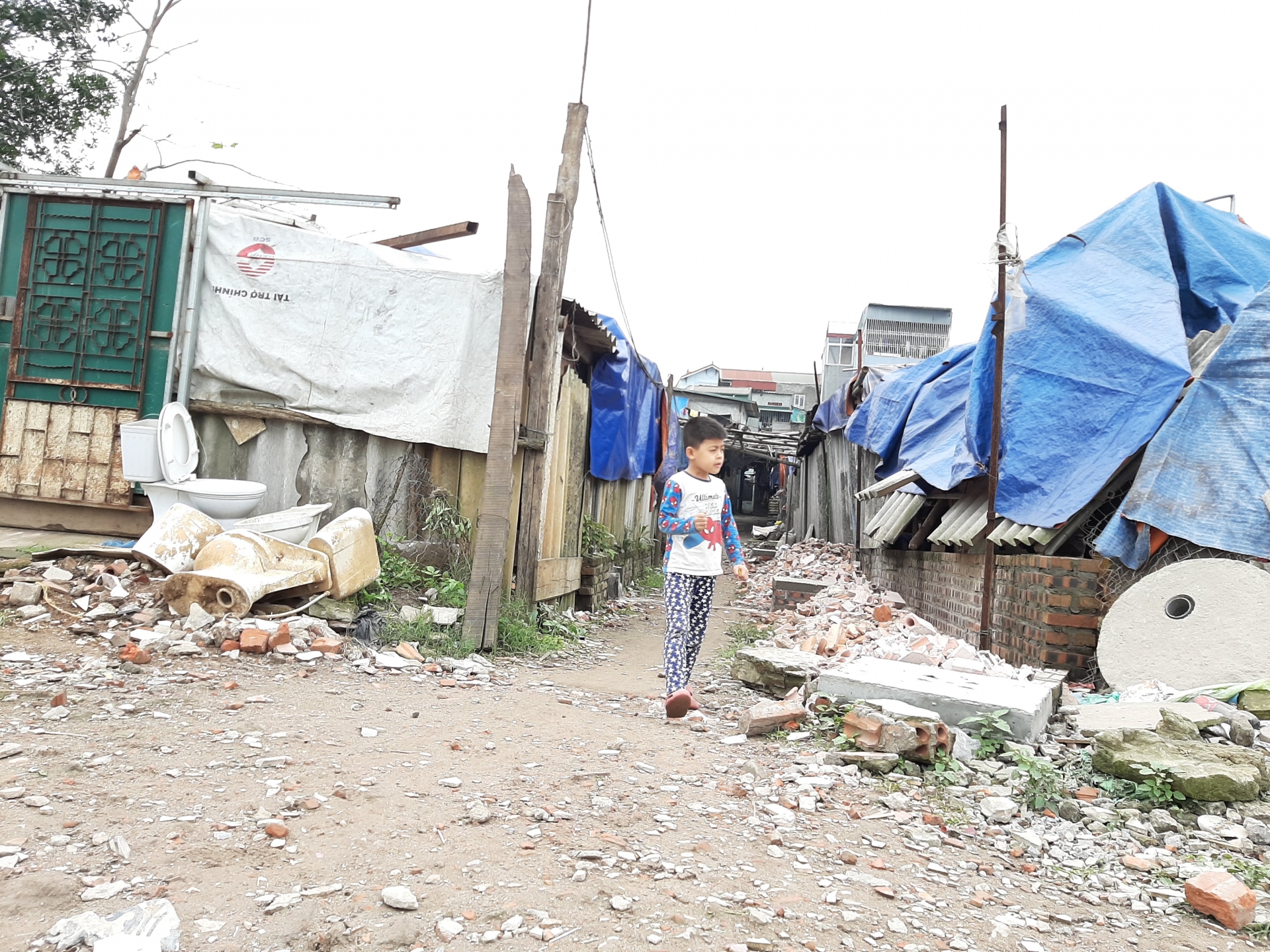 Những phận đời ở xóm ngụ cư “ở yên” trong những ngày cách ly xã hội nhung phan doi o xom ngu cu o yen trong nhung ngay cach ly xa hoi