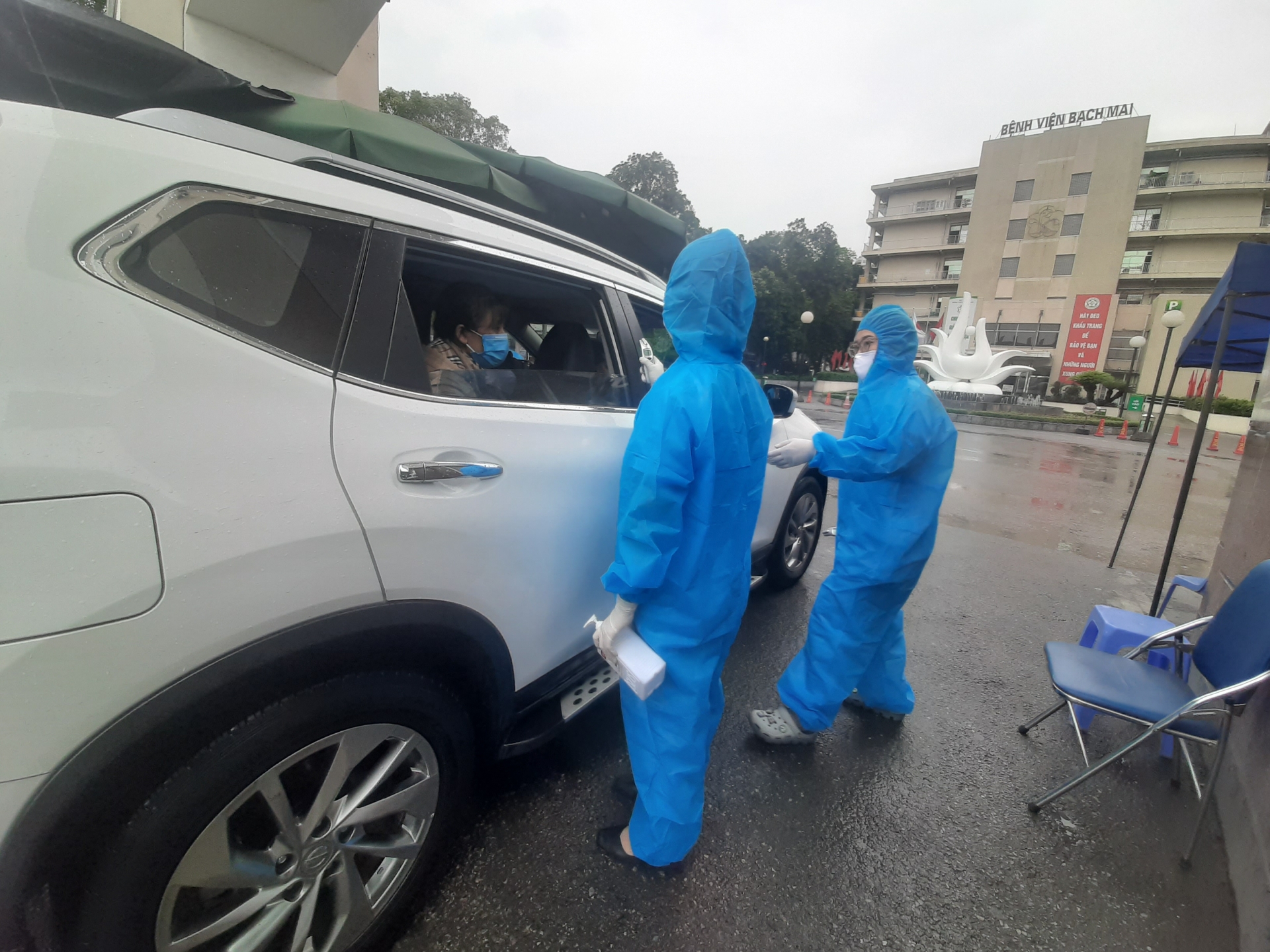 Bệnh viện Bạch Mai duy trì hoạt động như trong giai đoạn cách ly đến hết tháng 4 benh vien bach mai duy tri hoat dong nhu trong giai doan cach ly den het thang 4