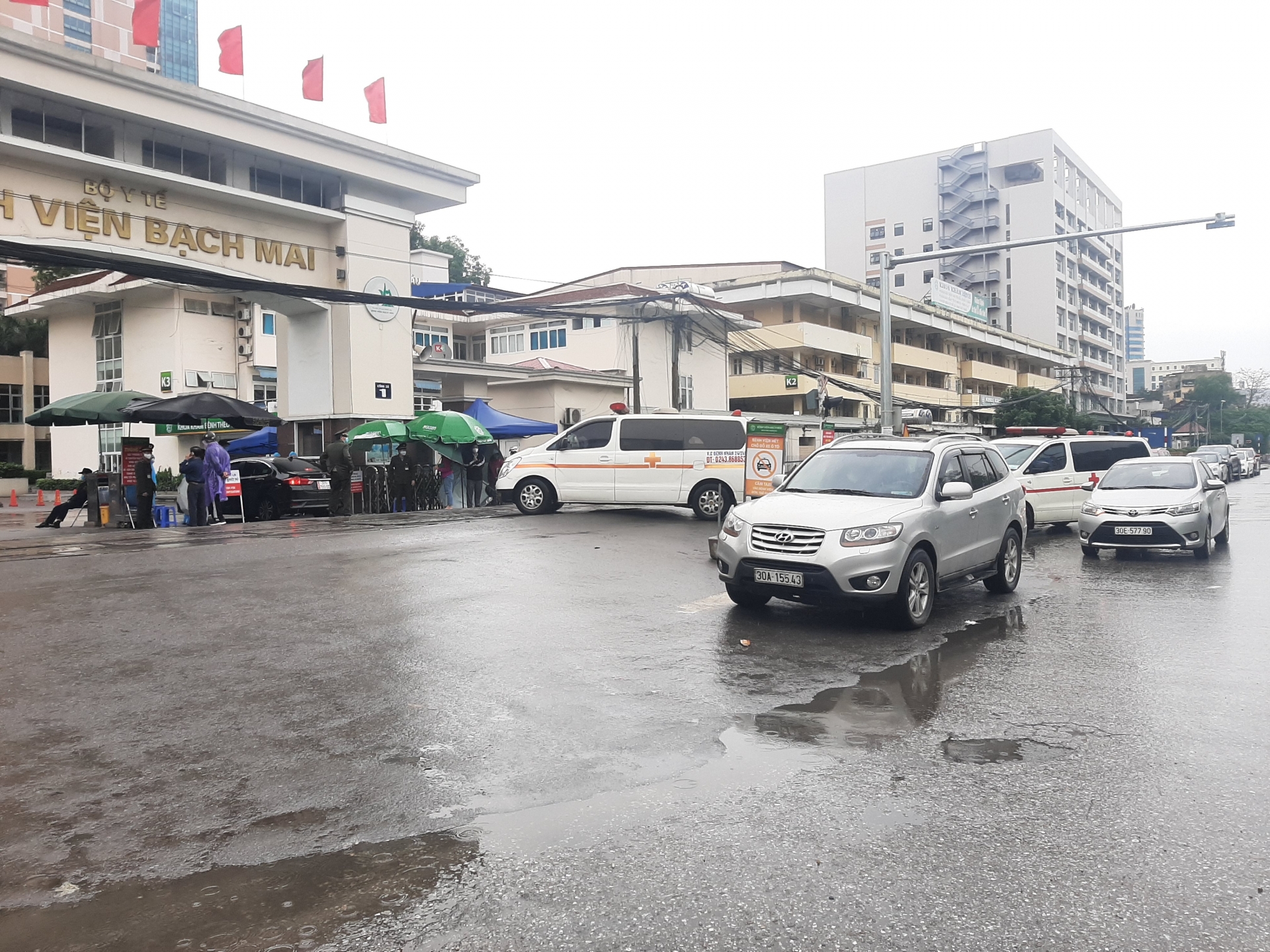 Bệnh viện Bạch Mai duy trì hoạt động như trong giai đoạn cách ly đến hết tháng 4 benh vien bach mai duy tri hoat dong nhu trong giai doan cach ly den het thang 4