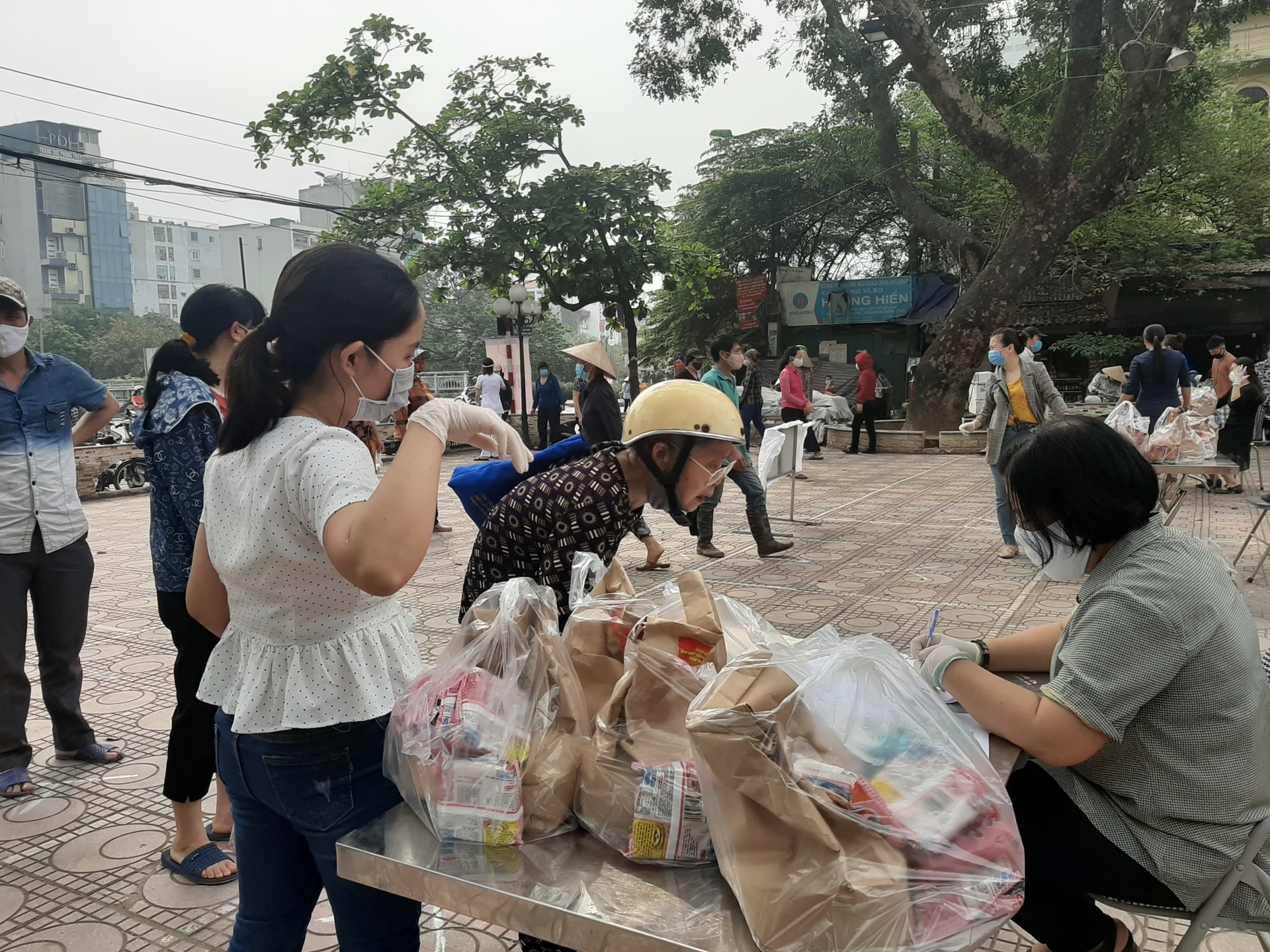 hat gao nghia tinh tiep tuc den voi nguoi kho khan tai kim giang ha noi