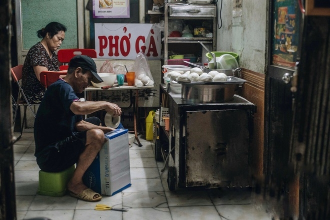 Câu chuyện về Hà Nội buổi đầu giãn cách xã hội, 'đã vội nhưng vẫn còn lo' cau chuyen ve ha noi buoi dau gian cach xa hoi da voi nhung van con lo