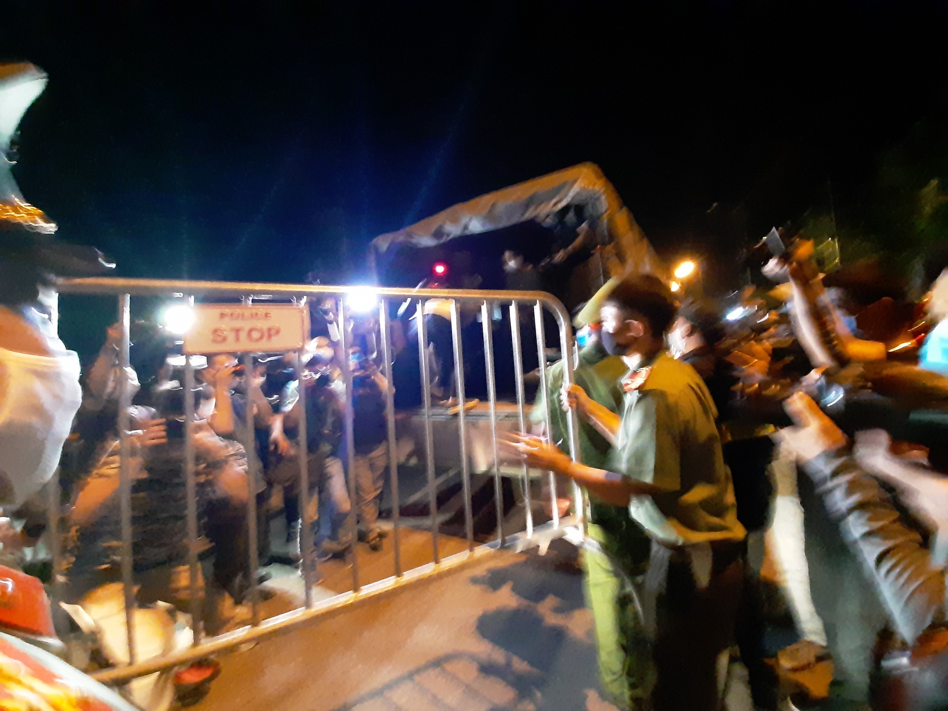 Thôn Hạ Lôi chính thức kết thúc lệnh cách ly sau 28 ngày phong tỏa thon ha loi chinh thuc ket thuc lenh cach ly sau 28 ngay phong toa