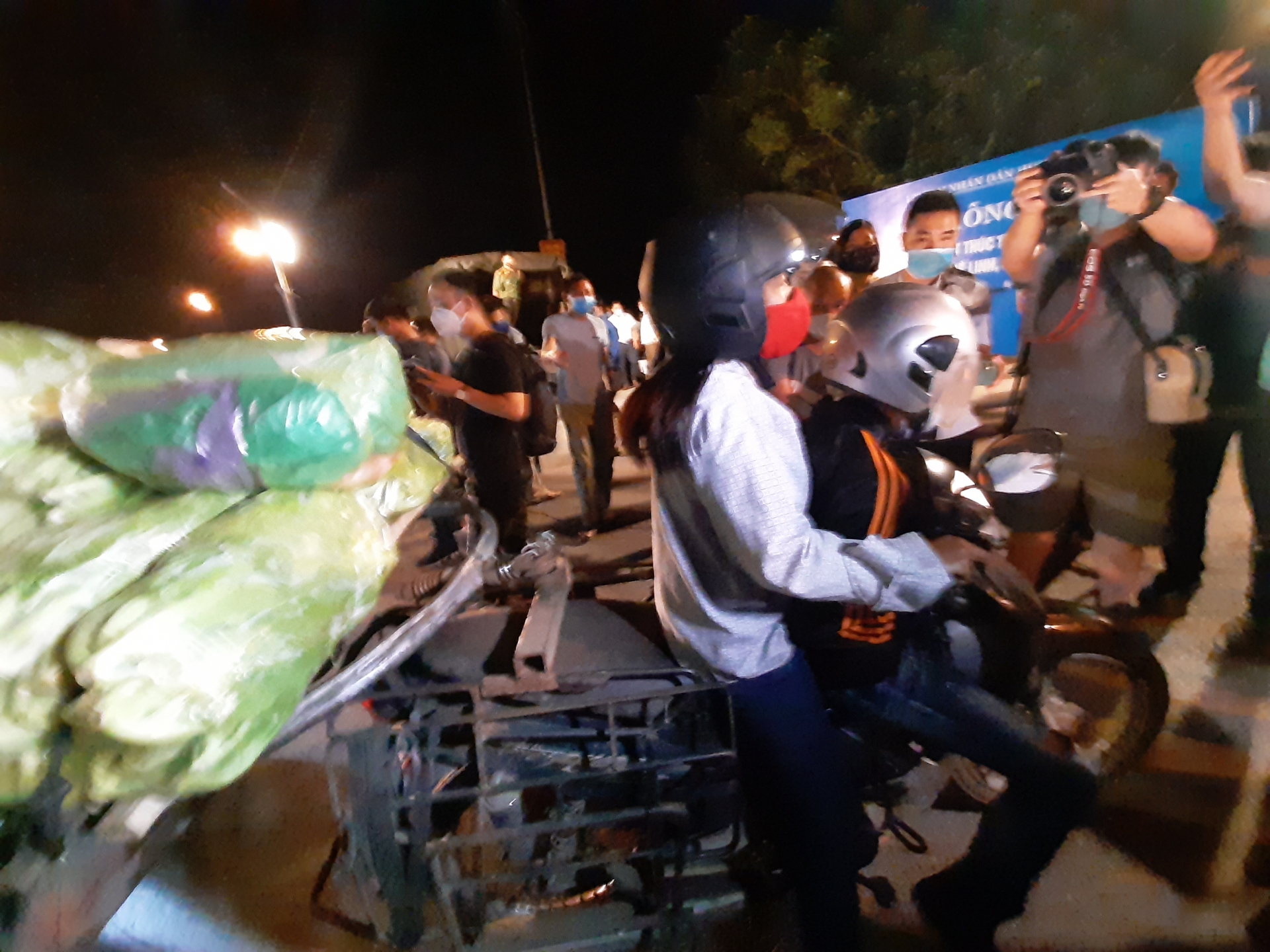 Thôn Hạ Lôi chính thức kết thúc lệnh cách ly sau 28 ngày phong tỏa thon ha loi chinh thuc ket thuc lenh cach ly sau 28 ngay phong toa