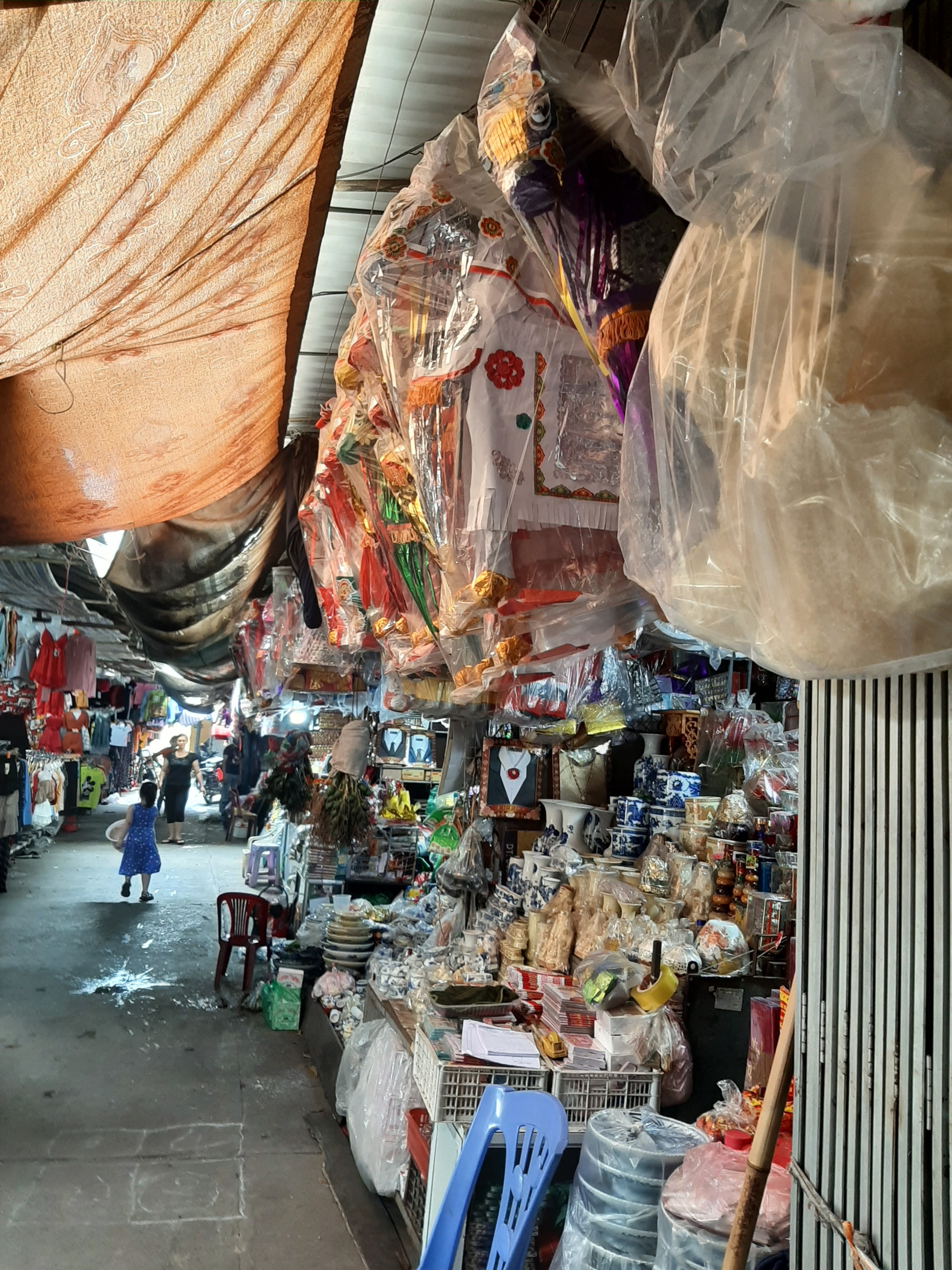 bao dong nguy co chay no tai cac khu cho tam o ha noi mua nang nong