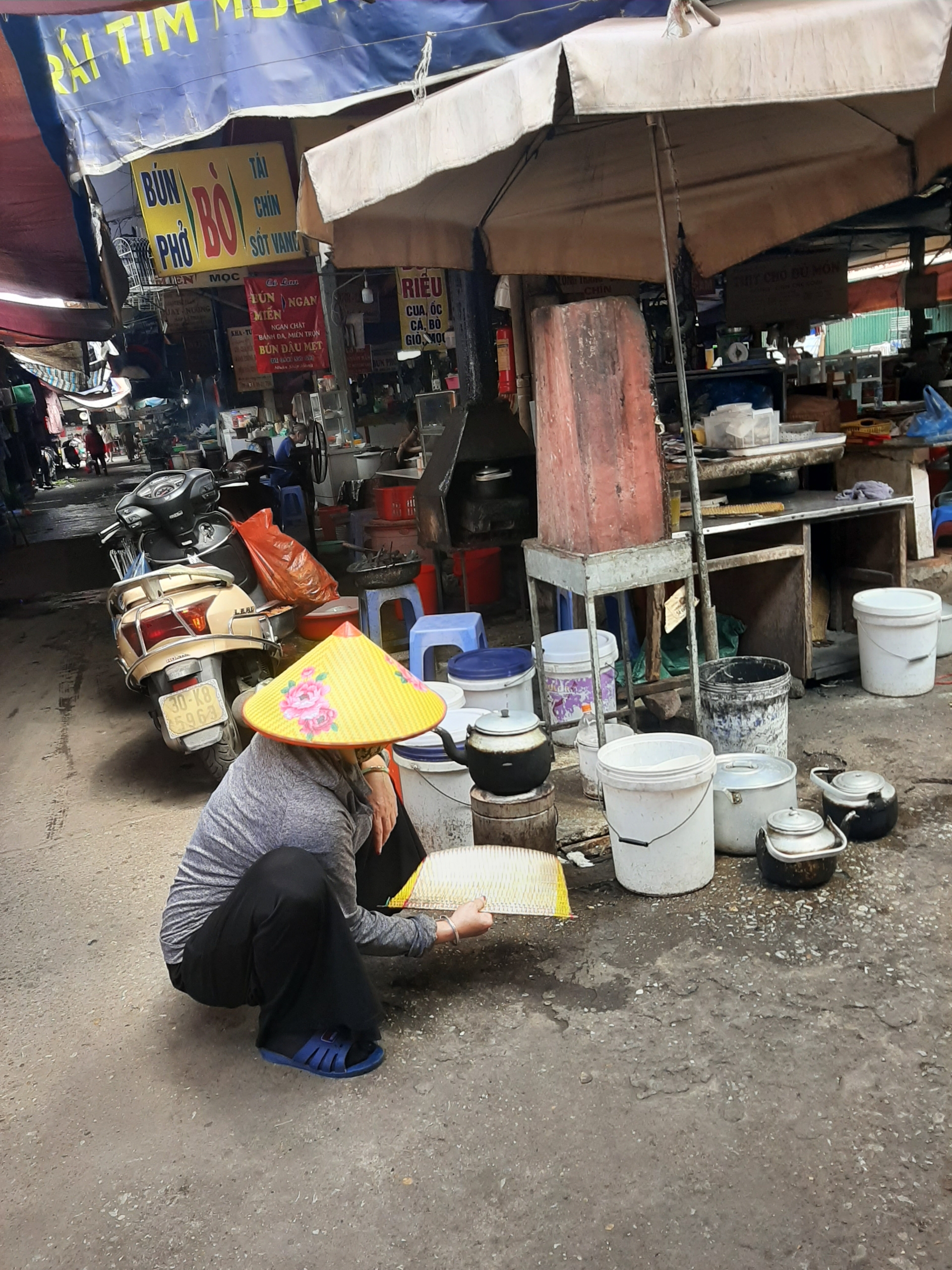 bao dong nguy co chay no tai cac khu cho tam o ha noi mua nang nong