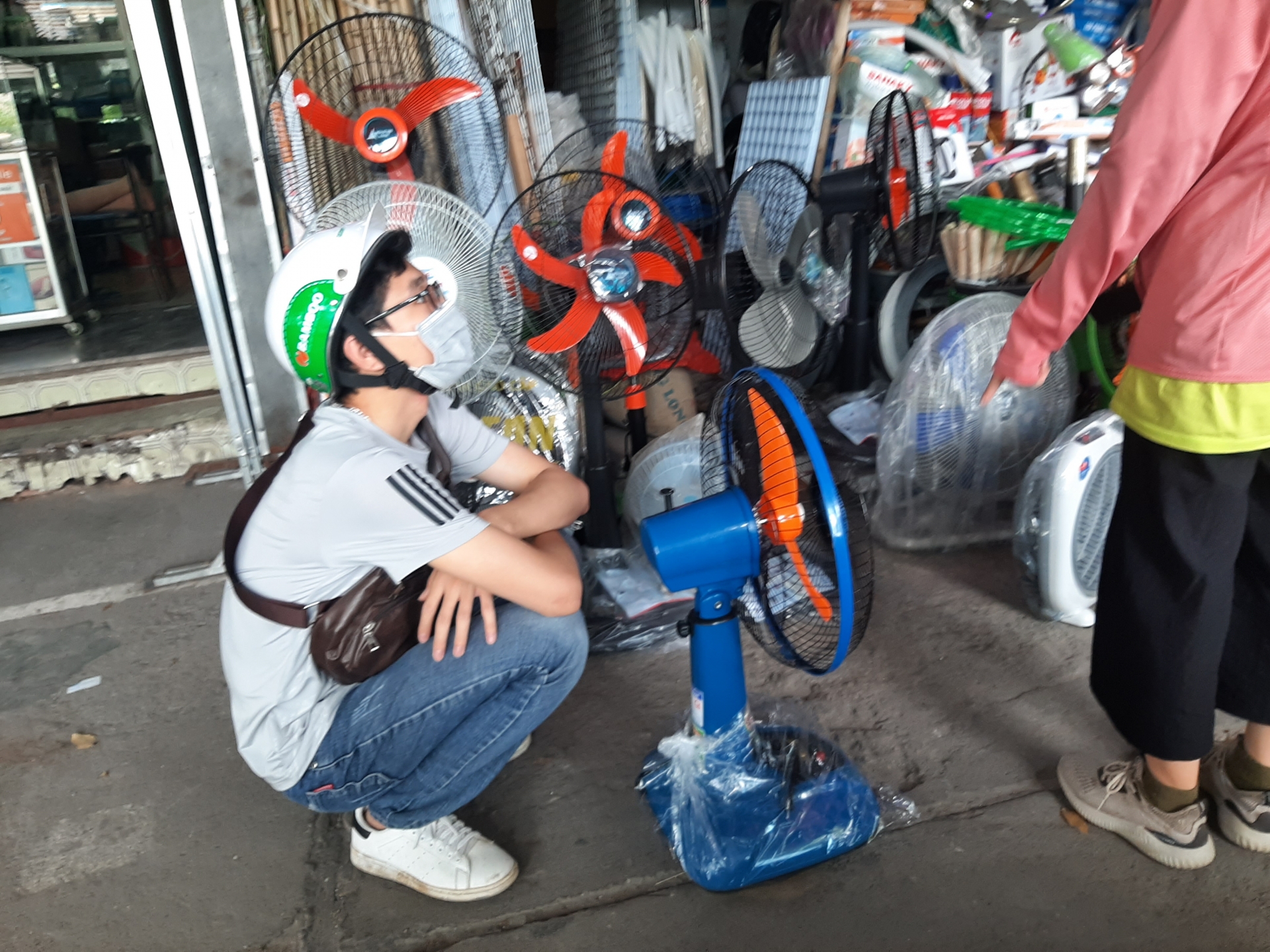 bao dong nguy co chay no tai cac khu cho tam o ha noi mua nang nong