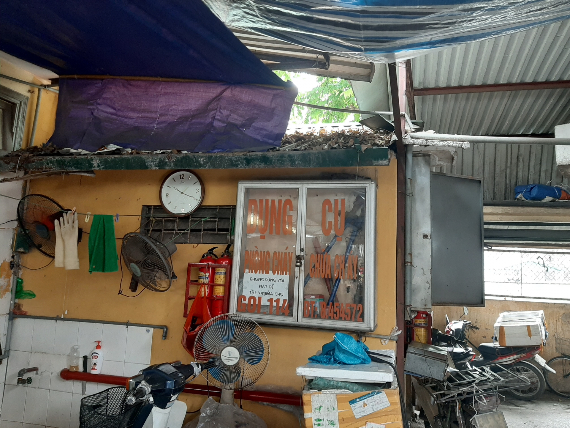 bao dong nguy co chay no tai cac khu cho tam o ha noi mua nang nong