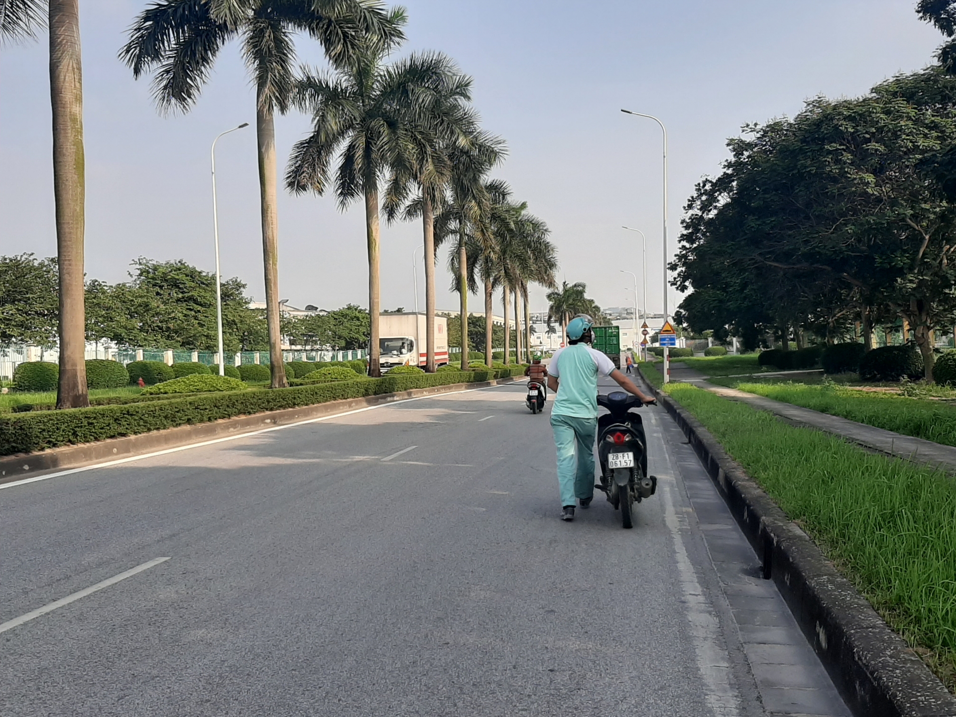 tiem an nguy co tai nan tu nhung con duong ben trong khu cong nghiep