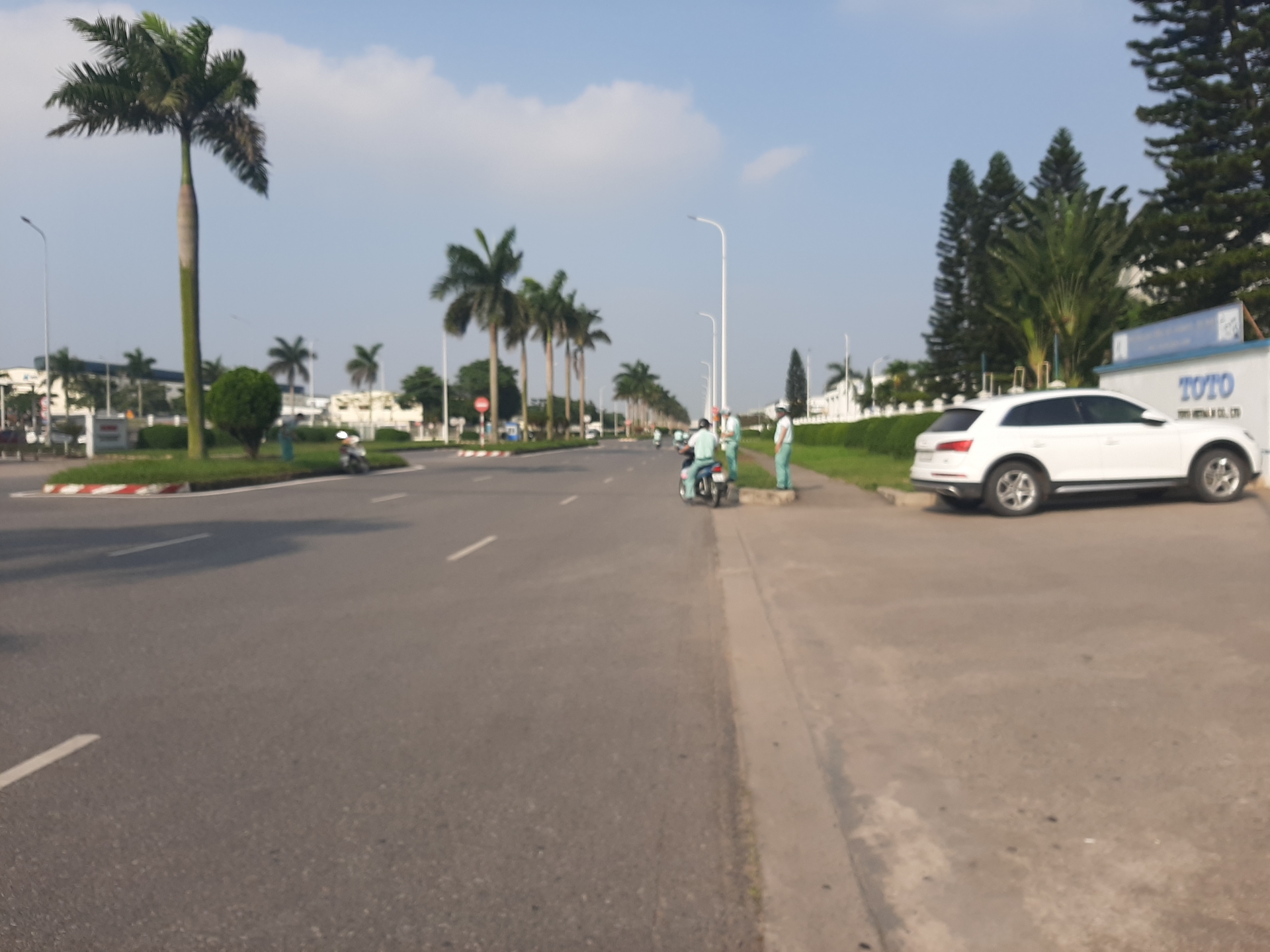 tiem an nguy co tai nan tu nhung con duong ben trong khu cong nghiep