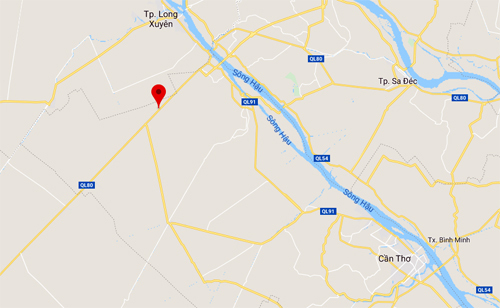 Nhiều nhà dân ở Cần Thơ sụp xuống một nhánh của sông Hậu nhieu nha dan o can tho sup xuong mot nhanh cua song hau