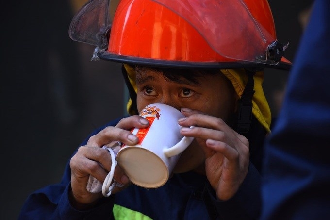 toi thay hoa vang trong tro tan