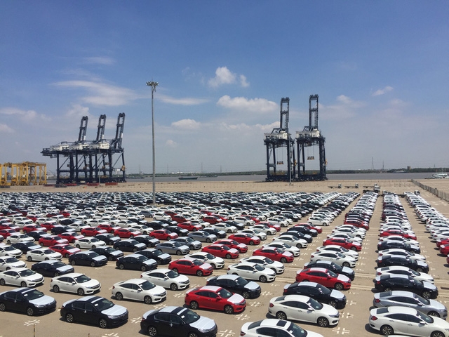 Thị trường ô tô Việt lao dốc thi truong o to viet lao doc