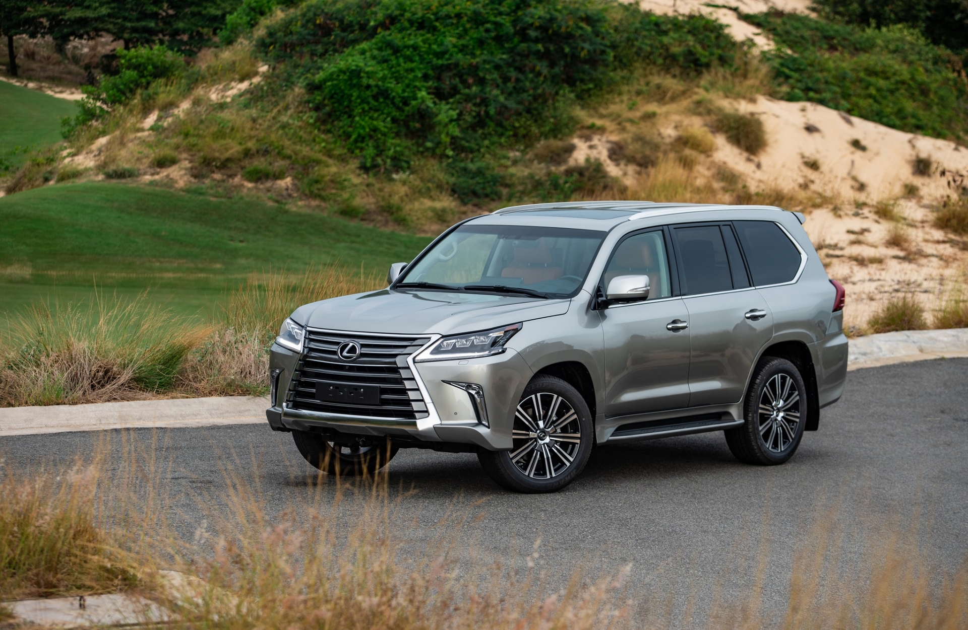 kham pha bo doi suv hang sang lexus gx460 va lx570