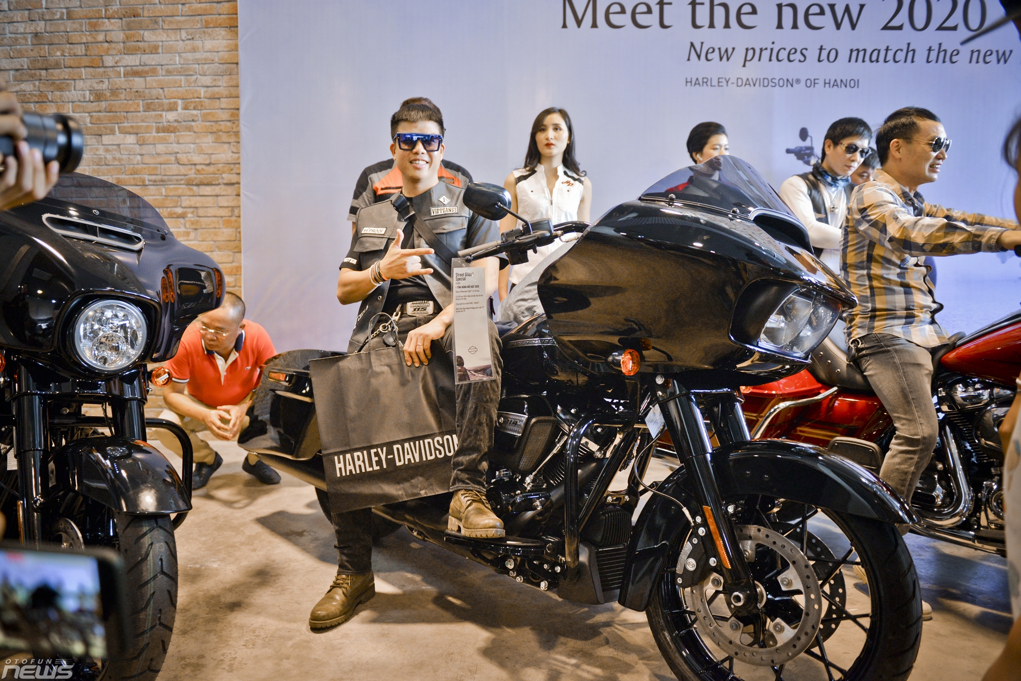 Hai khách hàng Hà Nội "đập hộp" motor Harley Davidson giá hơn 1 tỷ đồng hai khach hang ha noi dap hop motor harley davidson gia hon 1 ty dong