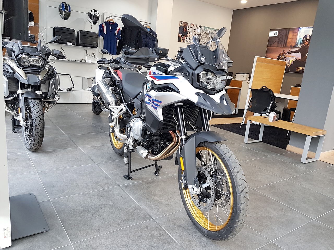 Cận cảnh 'xe phượt' BMW F850 GS can canh xe phuot bmw f850 gs