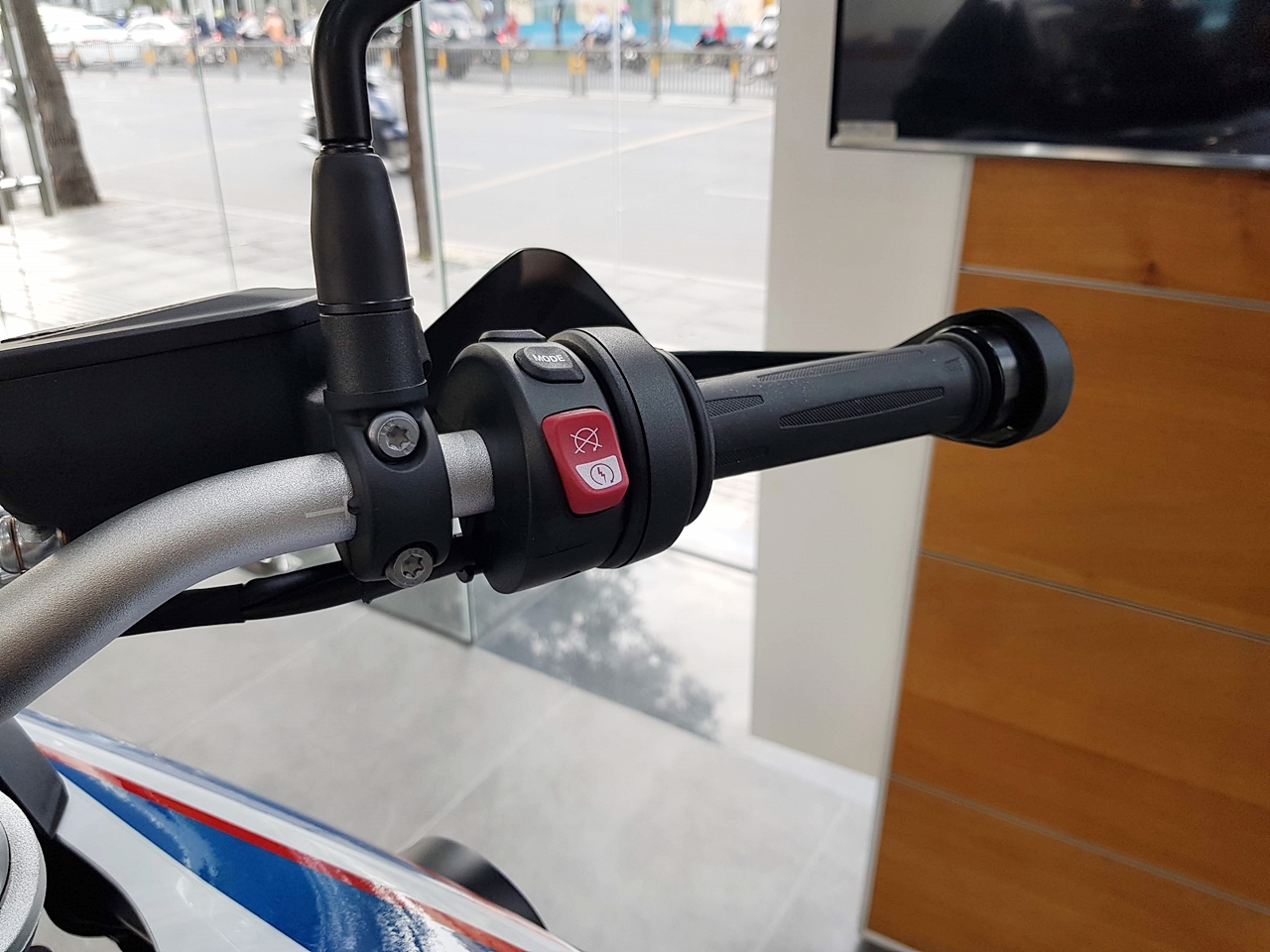 Cận cảnh 'xe phượt' BMW F850 GS can canh xe phuot bmw f850 gs