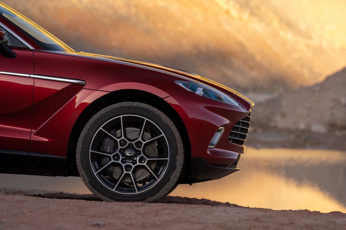 Cận ảnh DBX - SUV đầu tiên của Aston Martin can anh dbx suv dau tien cua aston martin