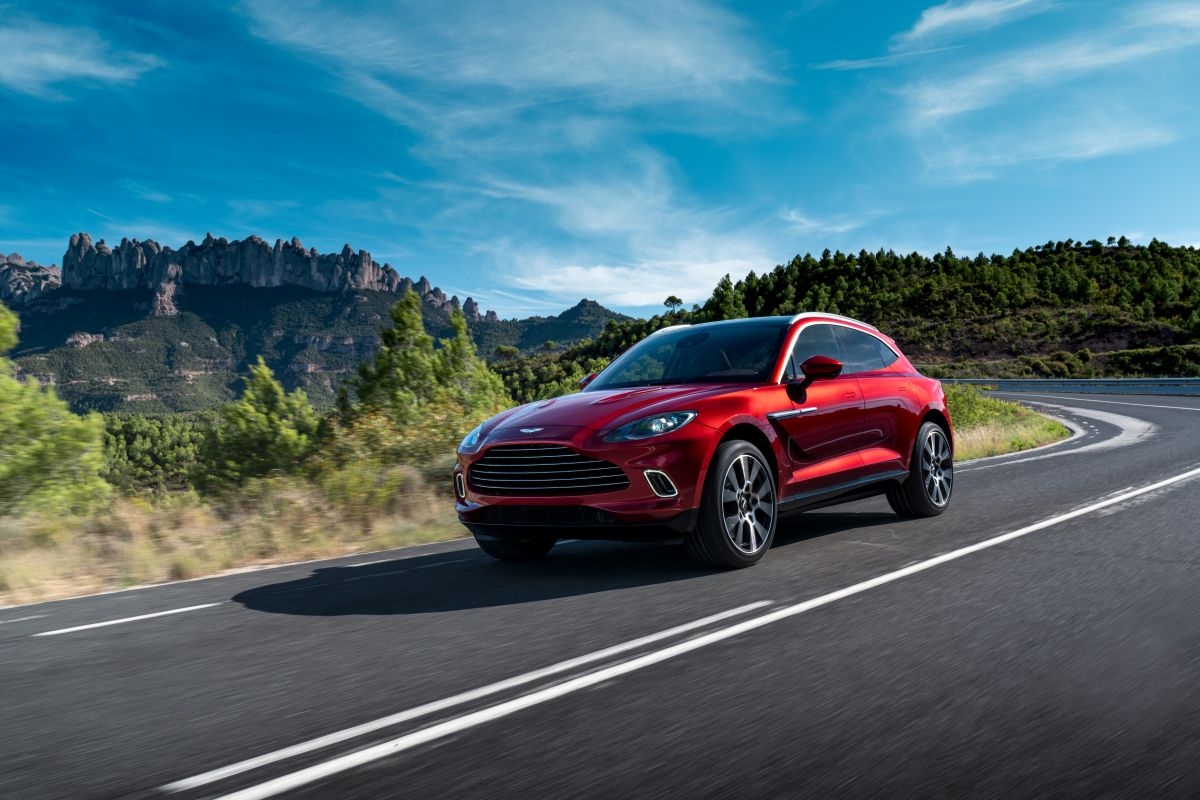 Cận ảnh DBX - SUV đầu tiên của Aston Martin can anh dbx suv dau tien cua aston martin