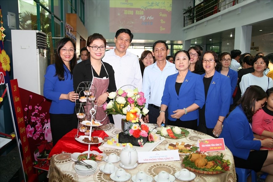 Chăm lo cho người lao động chính là đưa thu nhập tăng lên