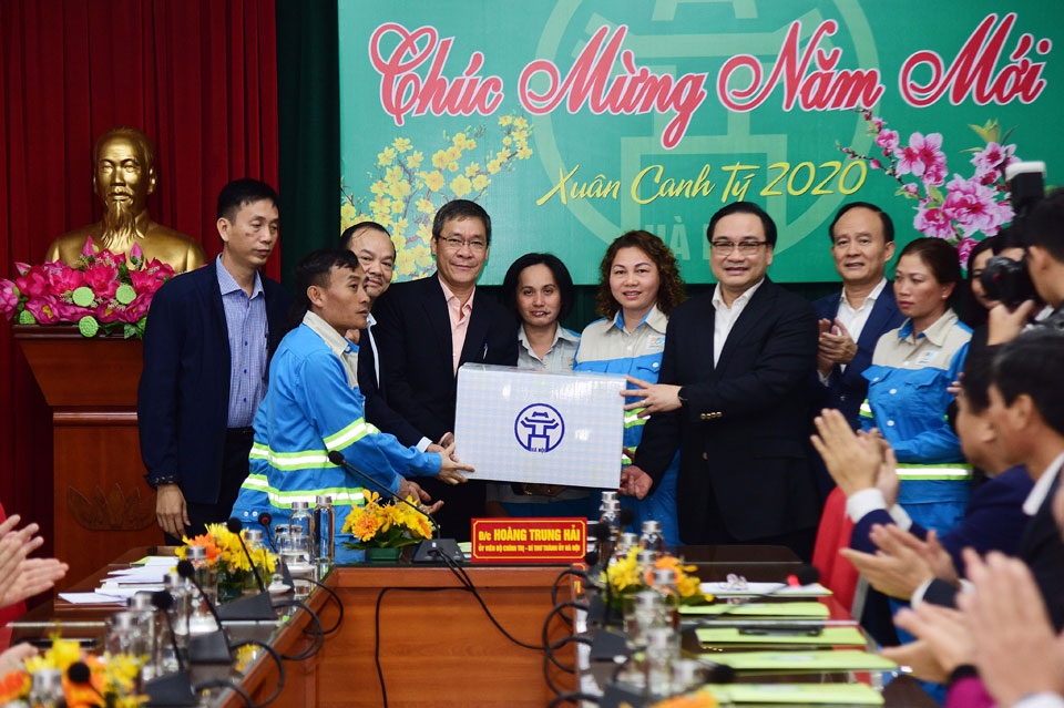 la nh da o tha nh pho ha no i tham tang qua cong nhan moi truo ng tru c te t