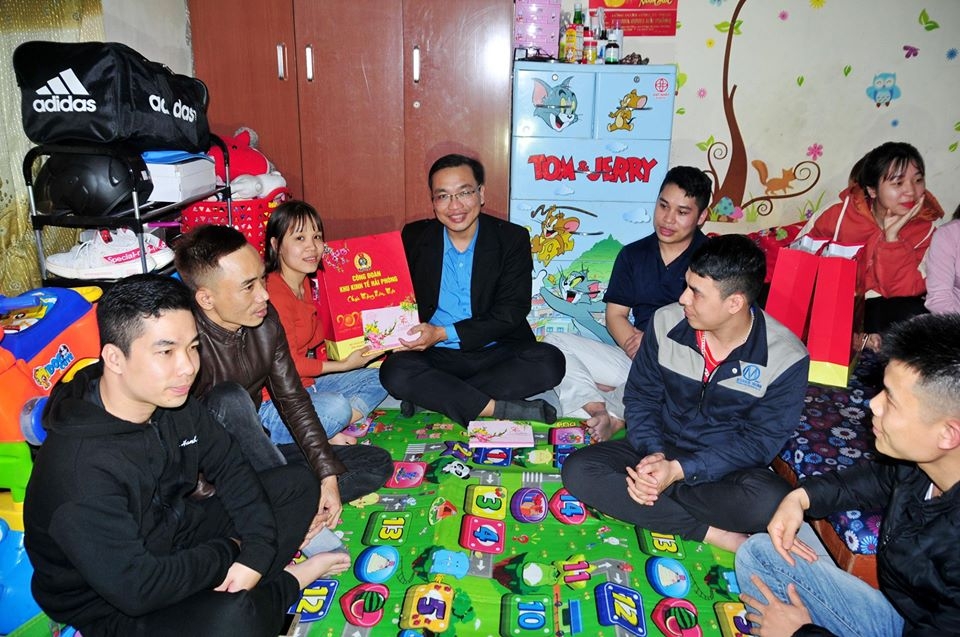 Thu hút công nhân lao động vào làm việc tại các khu công nghiệp thu hut cong nhan lao dong vao lam viec tai cac khu cong nghiep