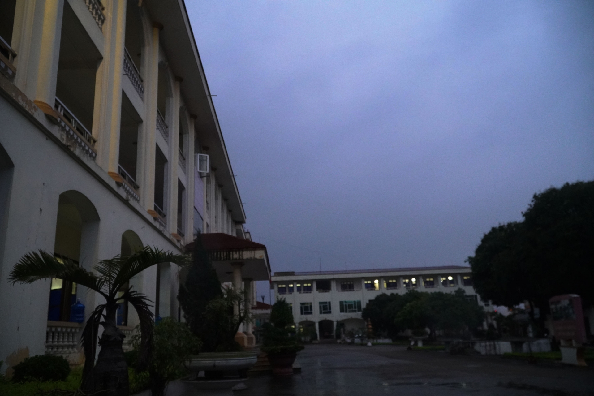 Nhật ký một đêm cùng bác sỹ ở khu cách ly tập trung nhat ky mot dem cung bac sy o khu cach ly tap trung