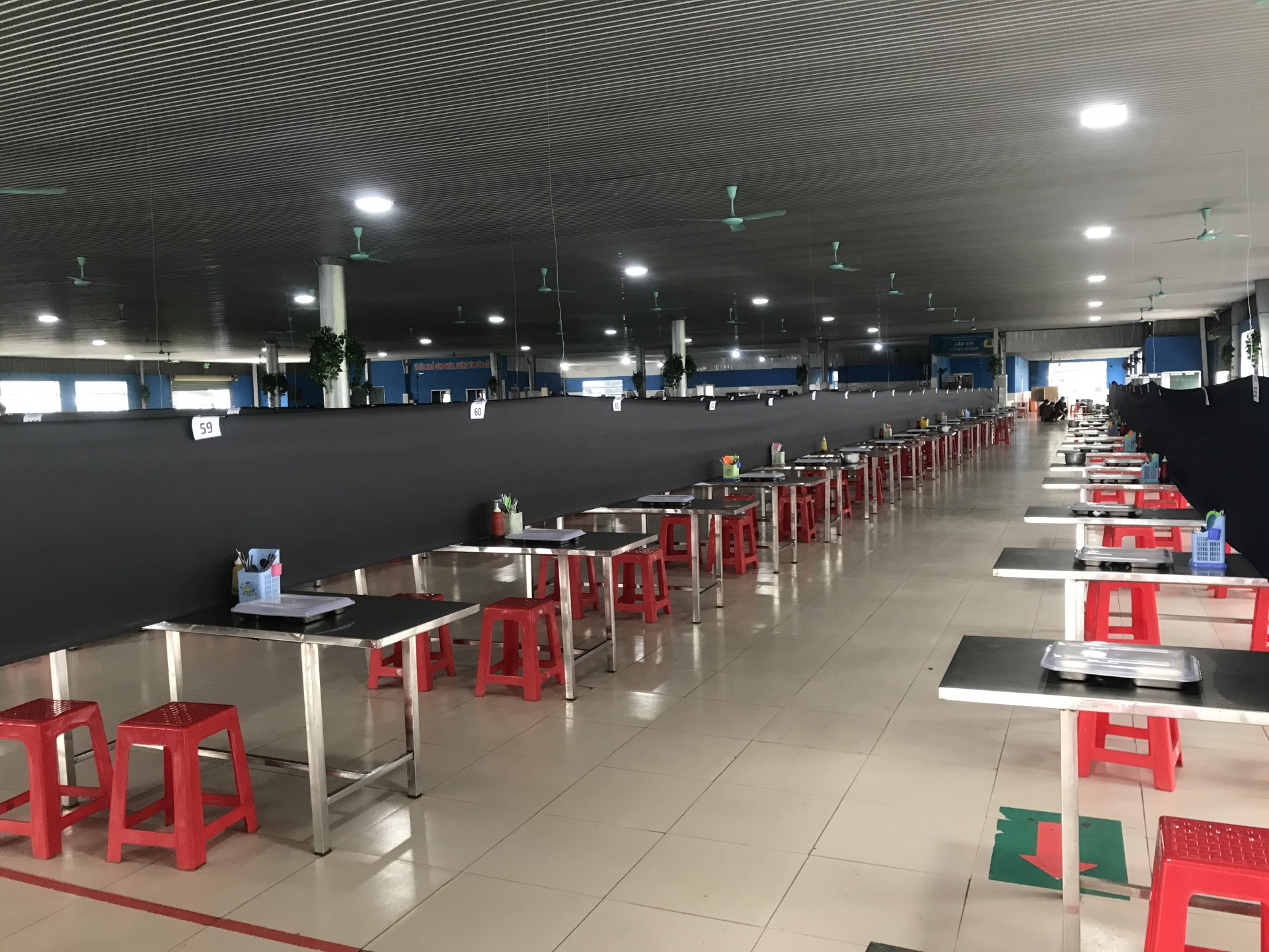 Thái Bình: Kiểm tra, thăm và tặng quà các đơn vị trong công tác phòng chống dịch bệnh thai binh kiem tra tham va tang qua cac don vi trong cong tac phong chong dich benh