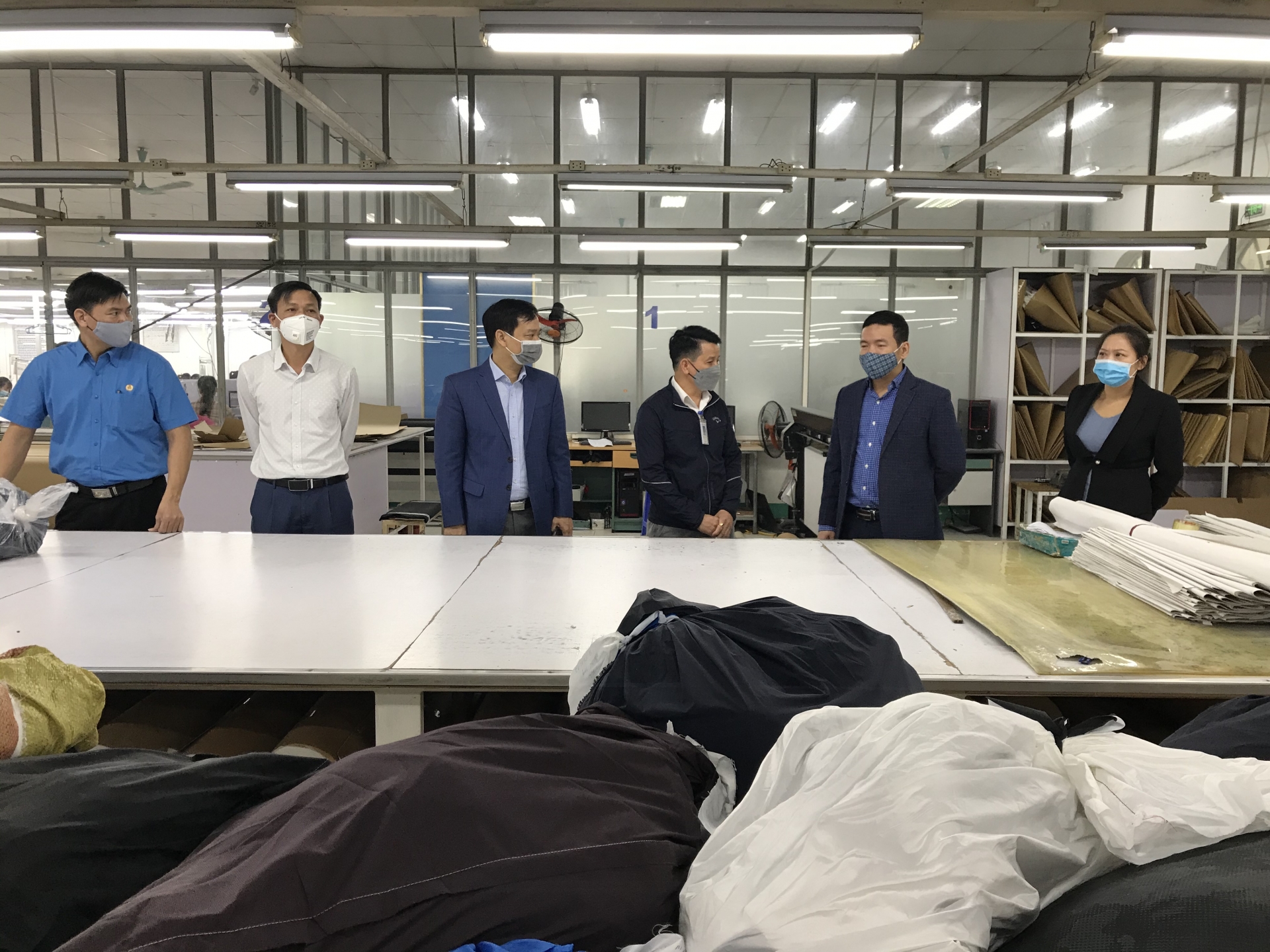 thai binh lien doan lao dong huyen dong hung kiem tra cong tac phong dich covid 19