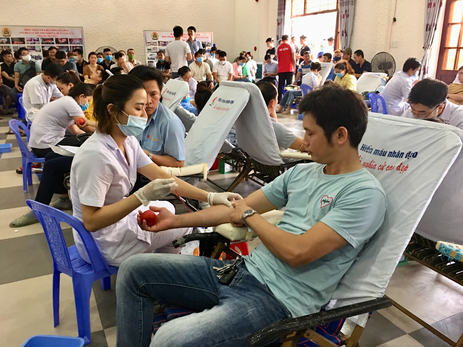 "Ngày hội hiến máu tình nguyện 2020” - Tháng Năm đầy cảm xúc ngay hoi hien mau tinh nguyen 2020 thang nam day cam xuc