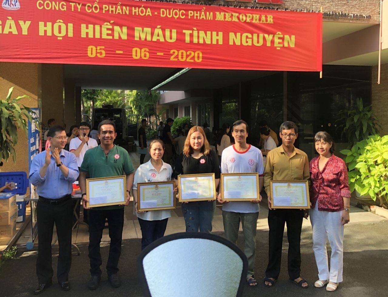 Người lao động Mekophar hứng khởi tham gia ngày hội hiến máu nguoi lao dong mekophar hung khoi tham gia ngay hoi hien mau