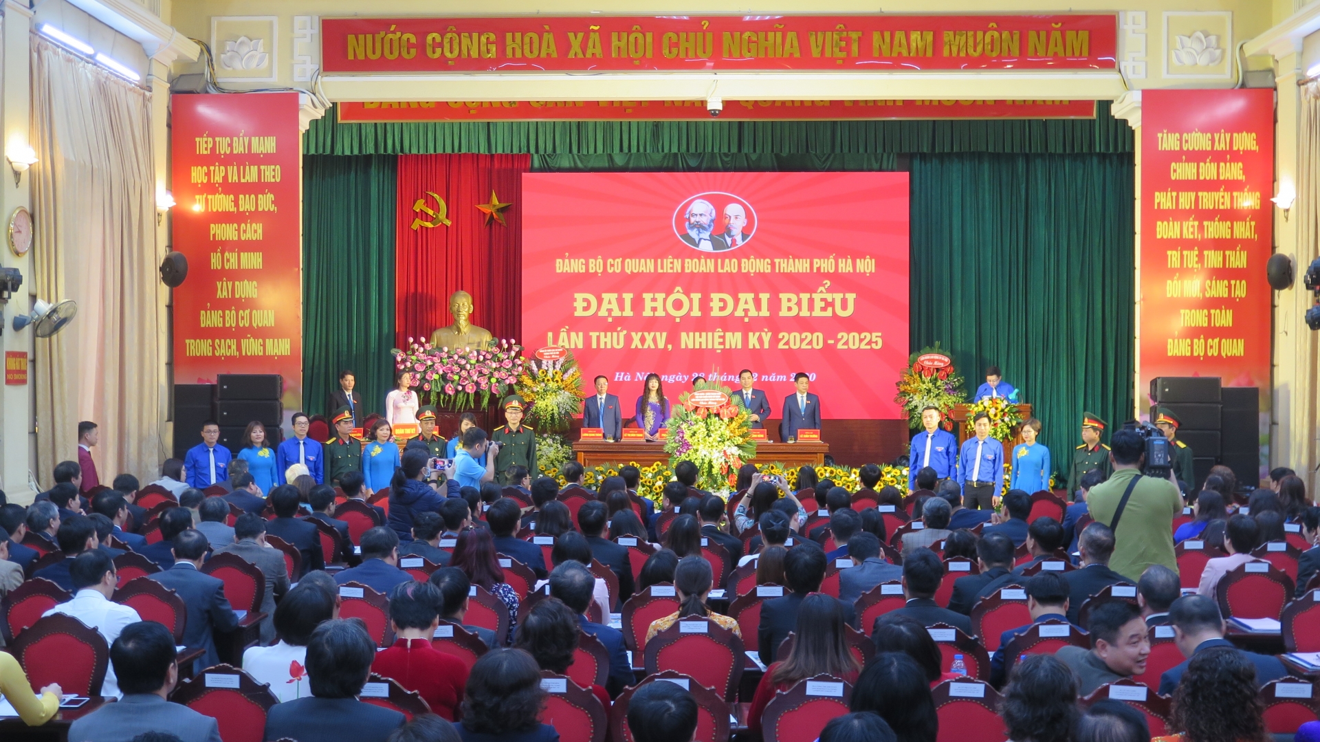 Đoàn kết, thống nhất xây dựng Đảng bộ cơ quan LĐLĐ TP. Hà Nội trong sạch, vững mạnh doan ket thong nhat xay dung dang bo co quan ldld tp ha noi trong sach vung manh