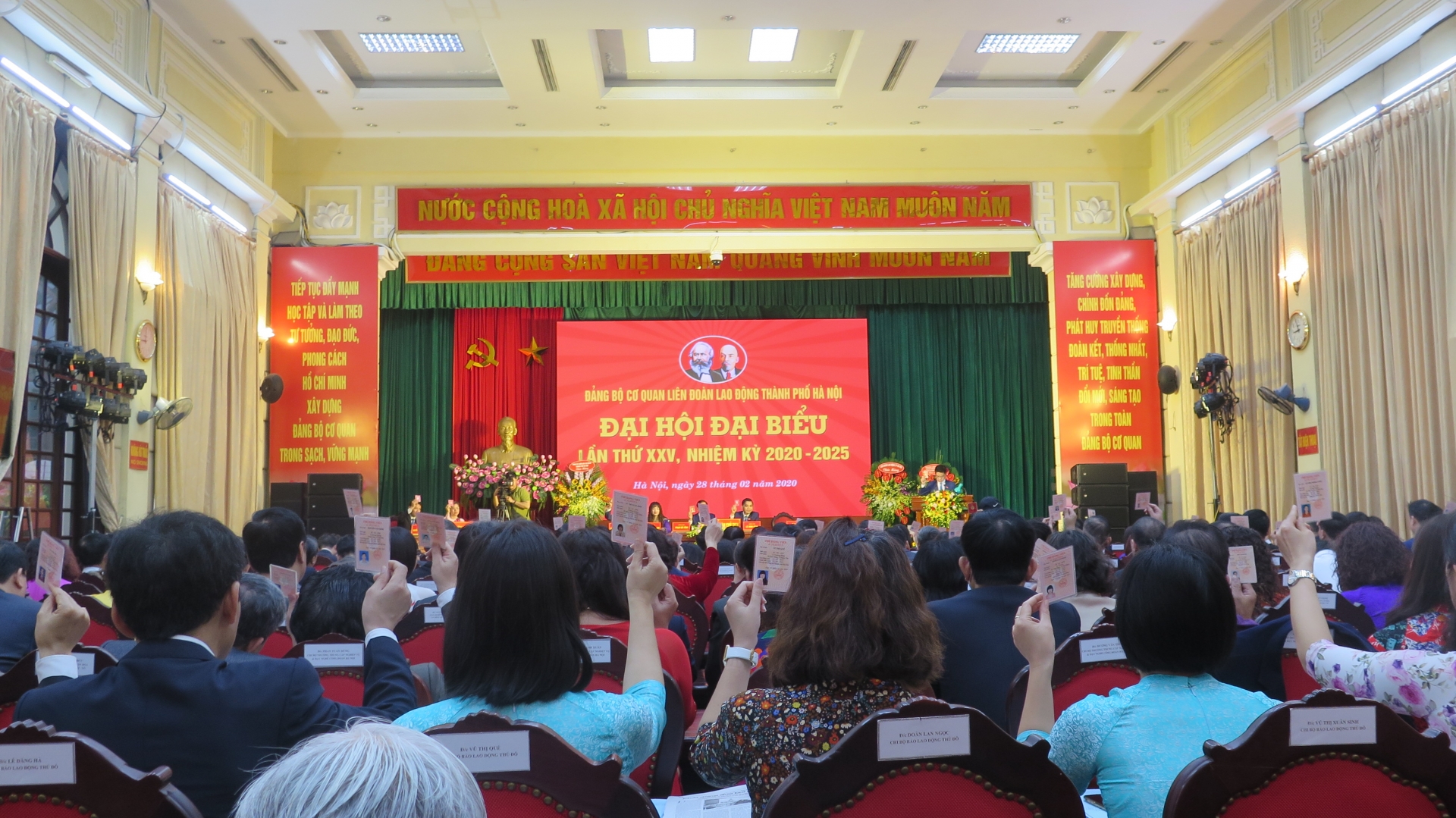 Đoàn kết, thống nhất xây dựng Đảng bộ cơ quan LĐLĐ TP. Hà Nội trong sạch, vững mạnh doan ket thong nhat xay dung dang bo co quan ldld tp ha noi trong sach vung manh