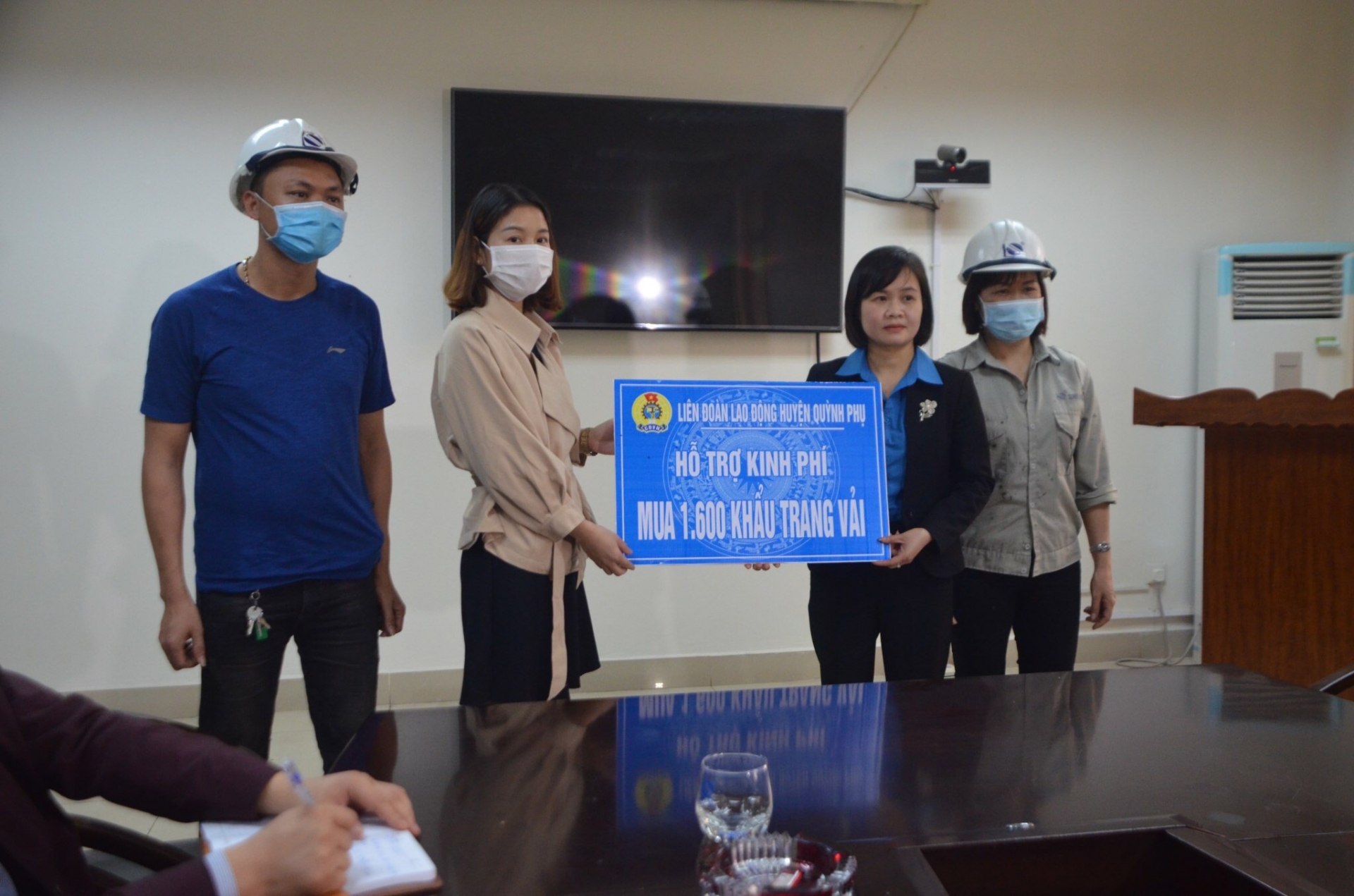 Đề xuất tăng thu nhập cho người lao động ngay trong mùa dịch de xuat tang thu nhap cho nguoi lao dong ngay trong mua dich