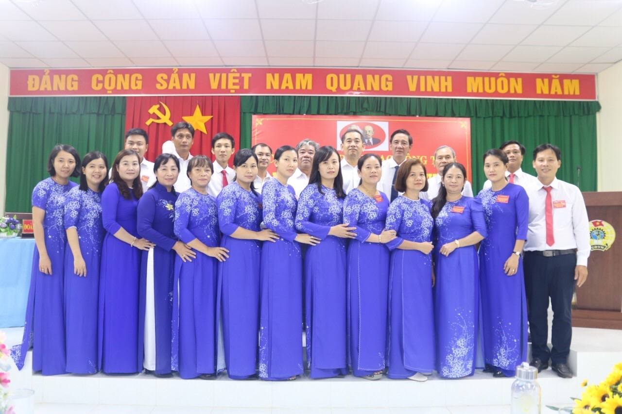 Hoàn thành và vượt các chỉ tiêu Nghị quyết đề ra hoan thanh va vuot cac chi tieu nghi quyet de ra