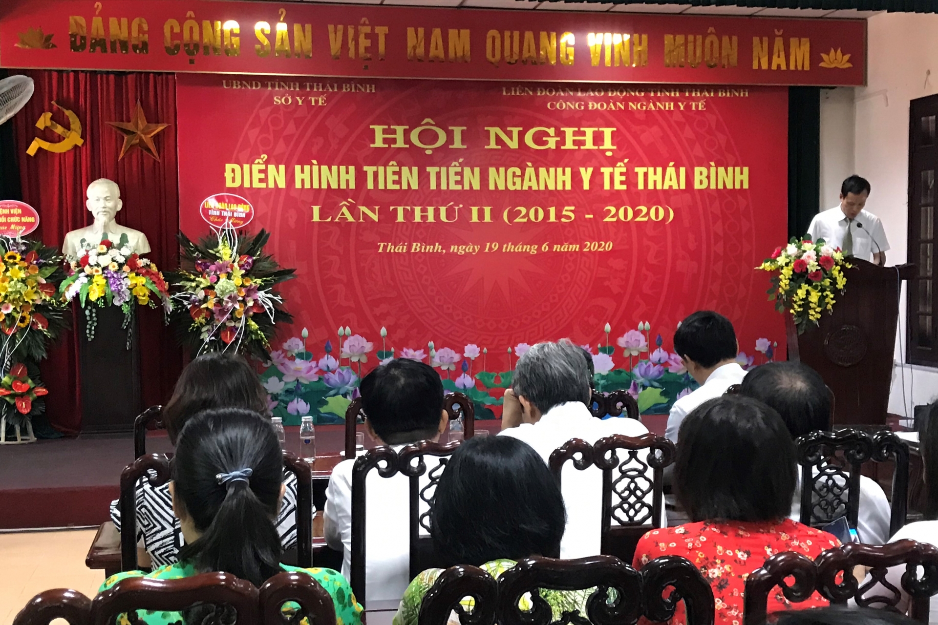 Tuyên dương 5 tập thể và 120 cá nhân có thành tích xuất sắc tuyen duong 5 tap the va 120 ca nhan co thanh tich xuat sac