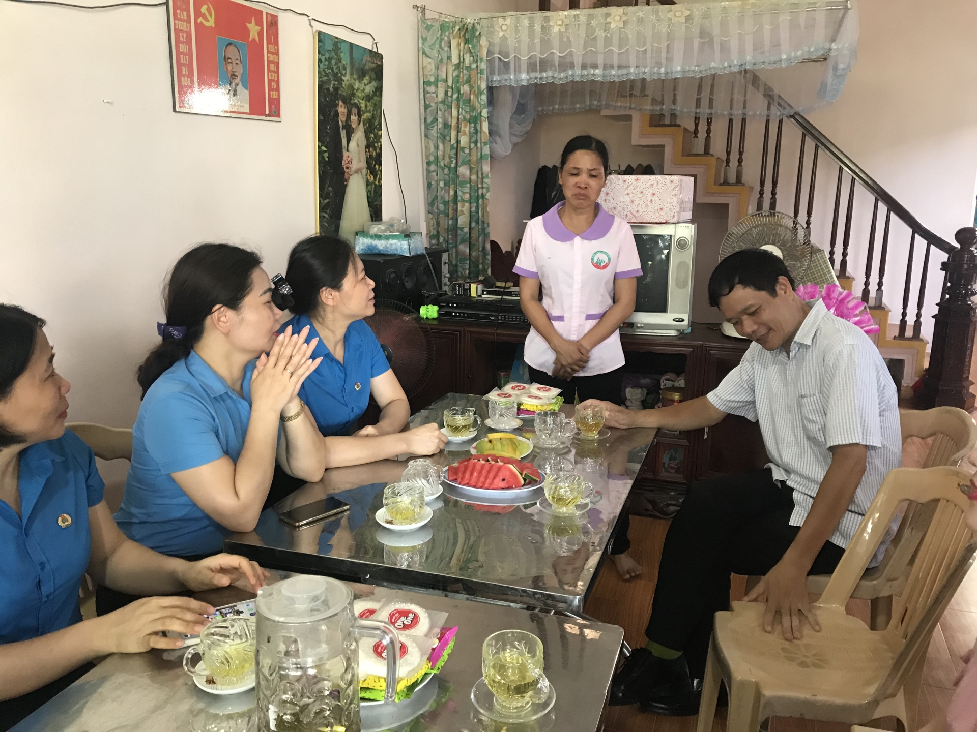 Trao kinh phí hỗ trợ Mái ấm công đoàn cho các đoàn viên có hoàn cảnh khó khăn về nhà ở trao kinh phi ho tro mai am cong doan cho cac doan vien co hoan canh kho khan ve nha o