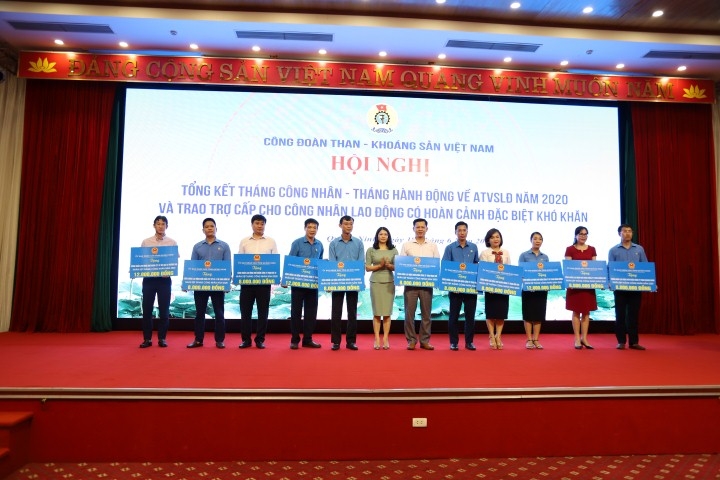 Dành nhiều quan tâm cho người lao động trong Tháng Công nhân danh nhieu quan tam cho nguoi lao dong trong thang cong nhan