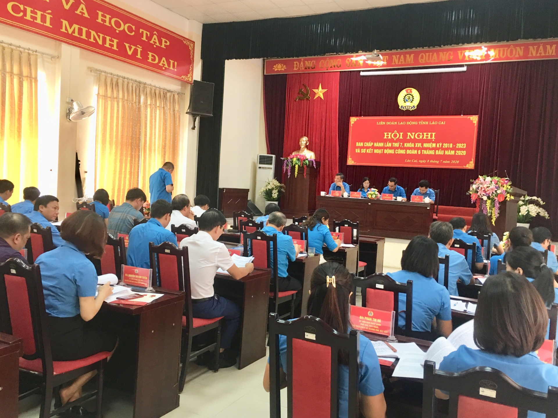 Tiếp tục nắm tình hình, đảm bảo quyền lợi cho đoàn viên, lao động tiep tuc nam tinh hinh dam bao quyen loi cho doan vien lao dong