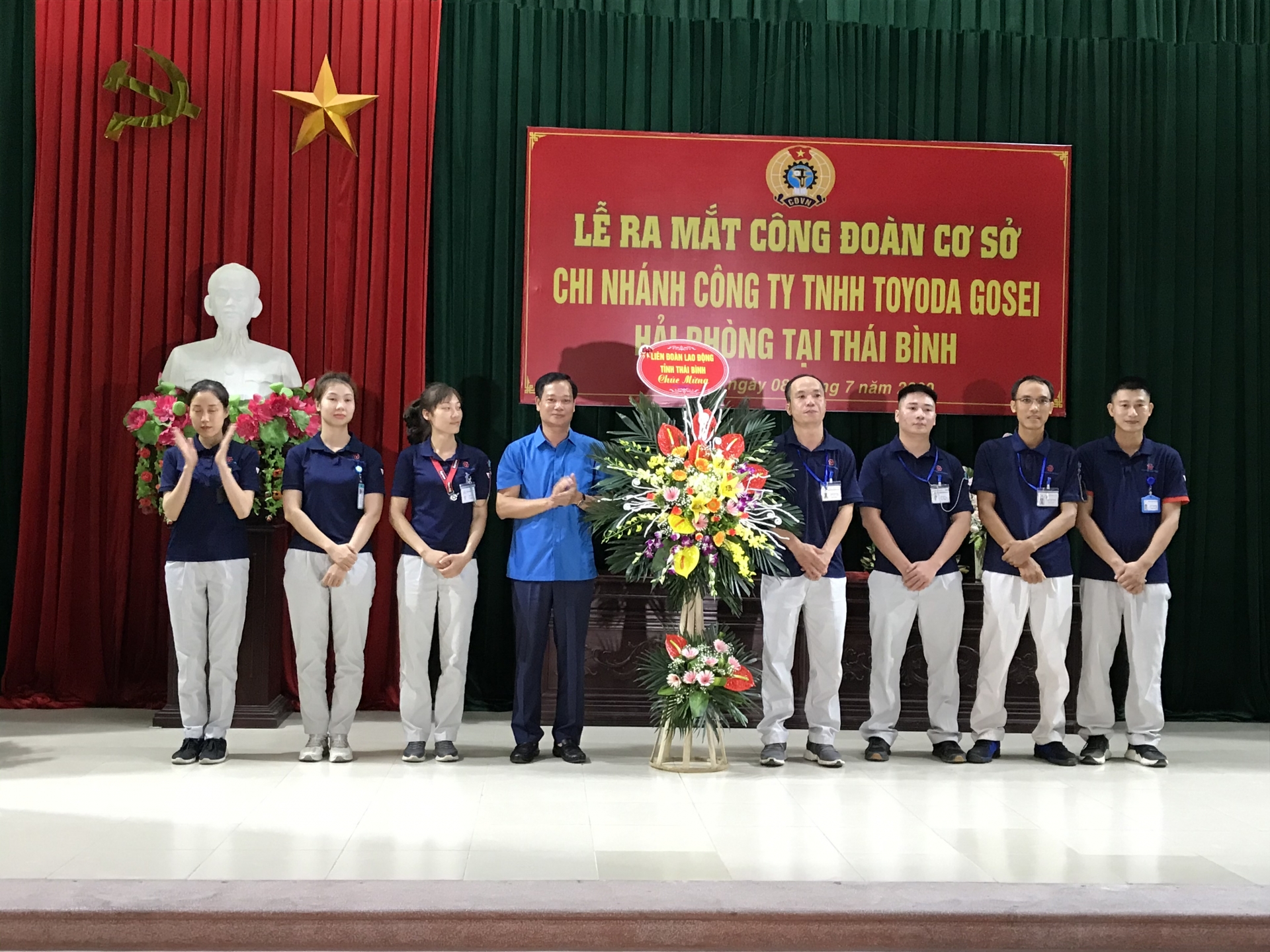 lien doan lao dong huyen tien hai ket nap hon 1000 doan vien moi