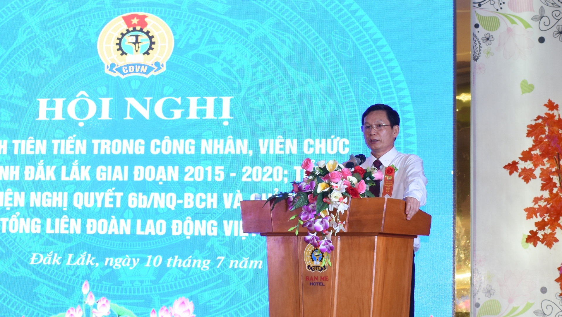 Liên đoàn Lao động tỉnh Đắk Lắk: Tuyên dương điển hình tiên tiến giai đoạn 2015-2020 lien doan lao dong tinh dak lak tuyen duong dien hinh tien tien giai doan 2015 2020